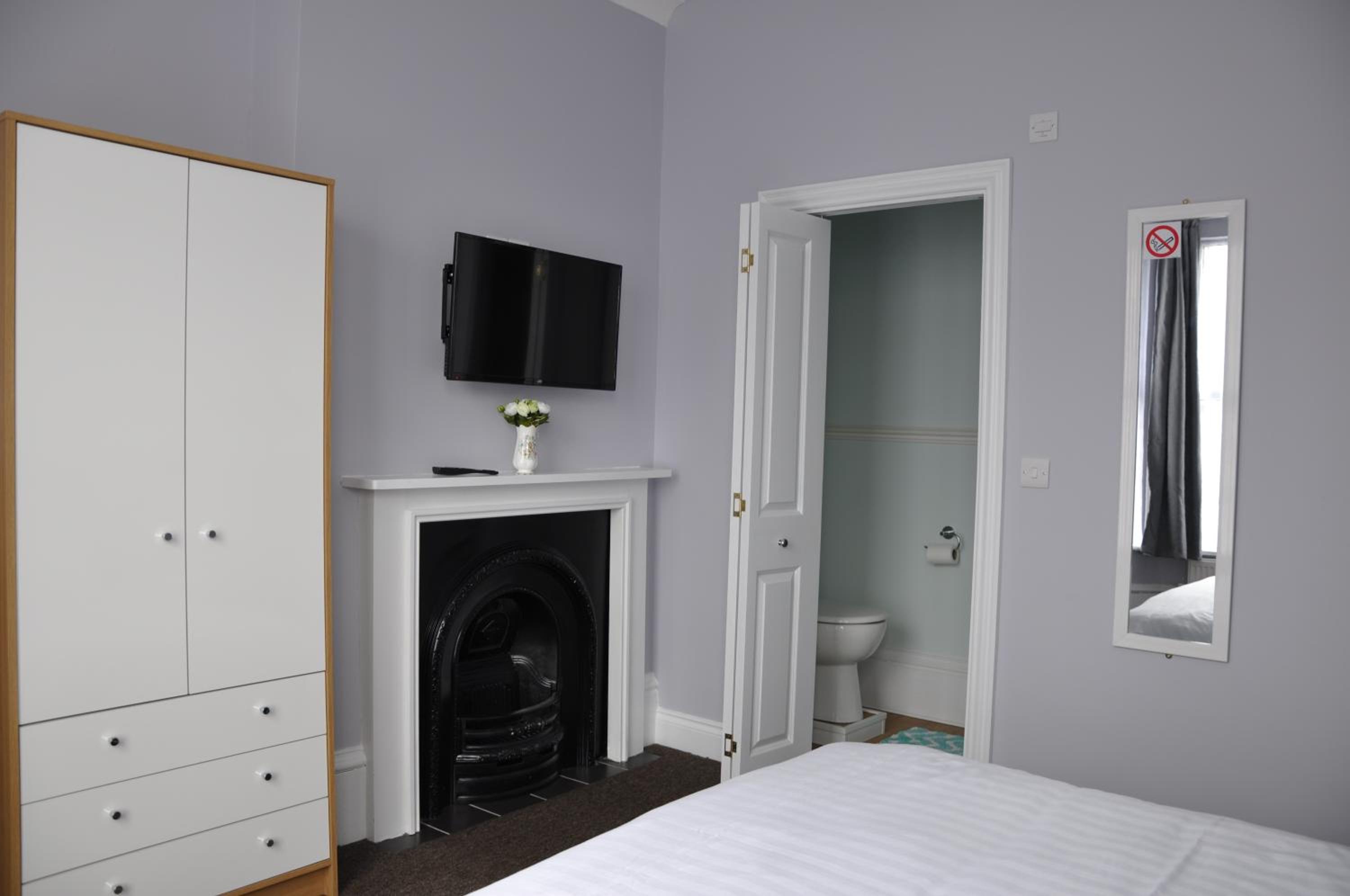 Double Room - Photo 4