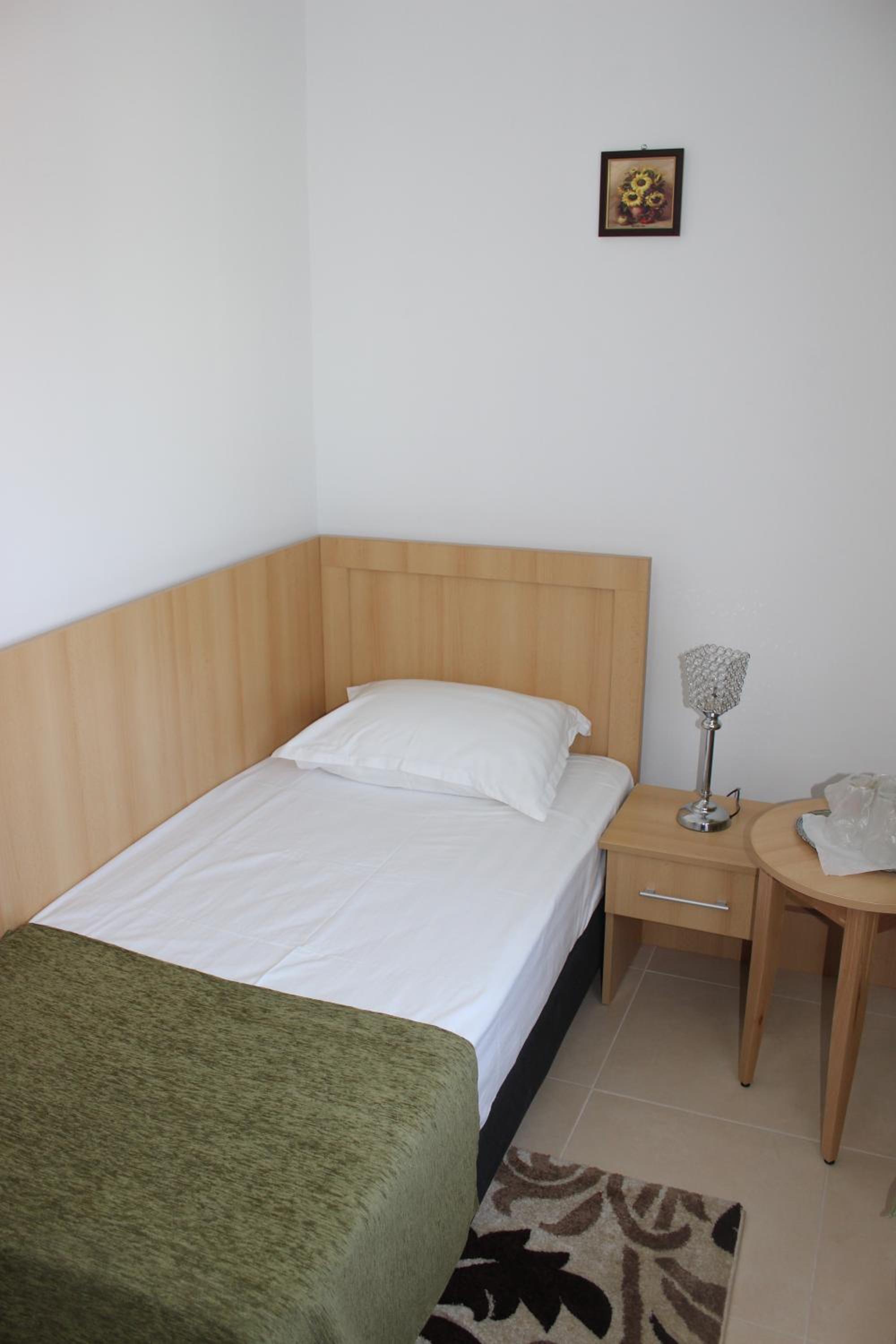 Triple Room with Bathroom photo 2