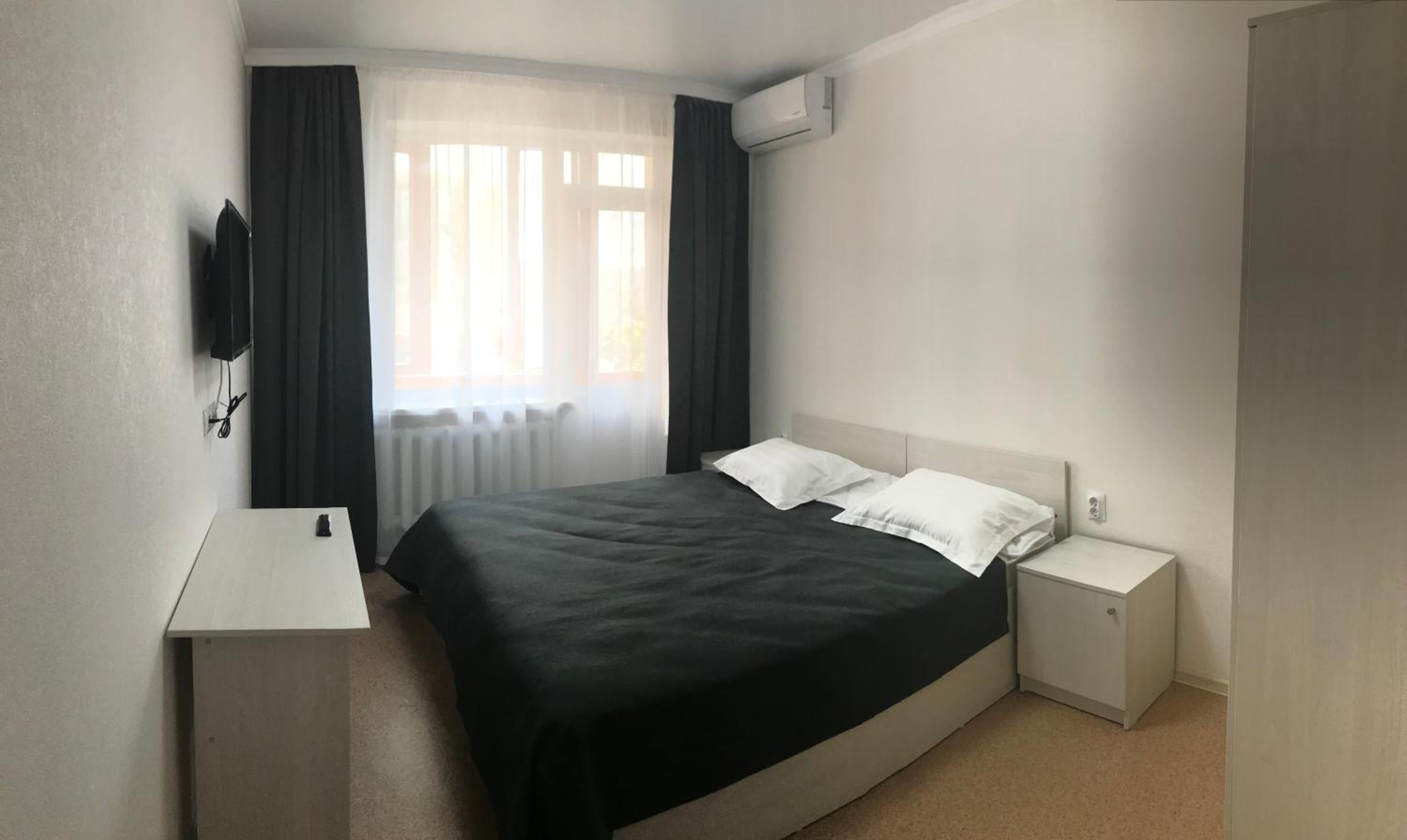 Large Double or Twin Room photo 1