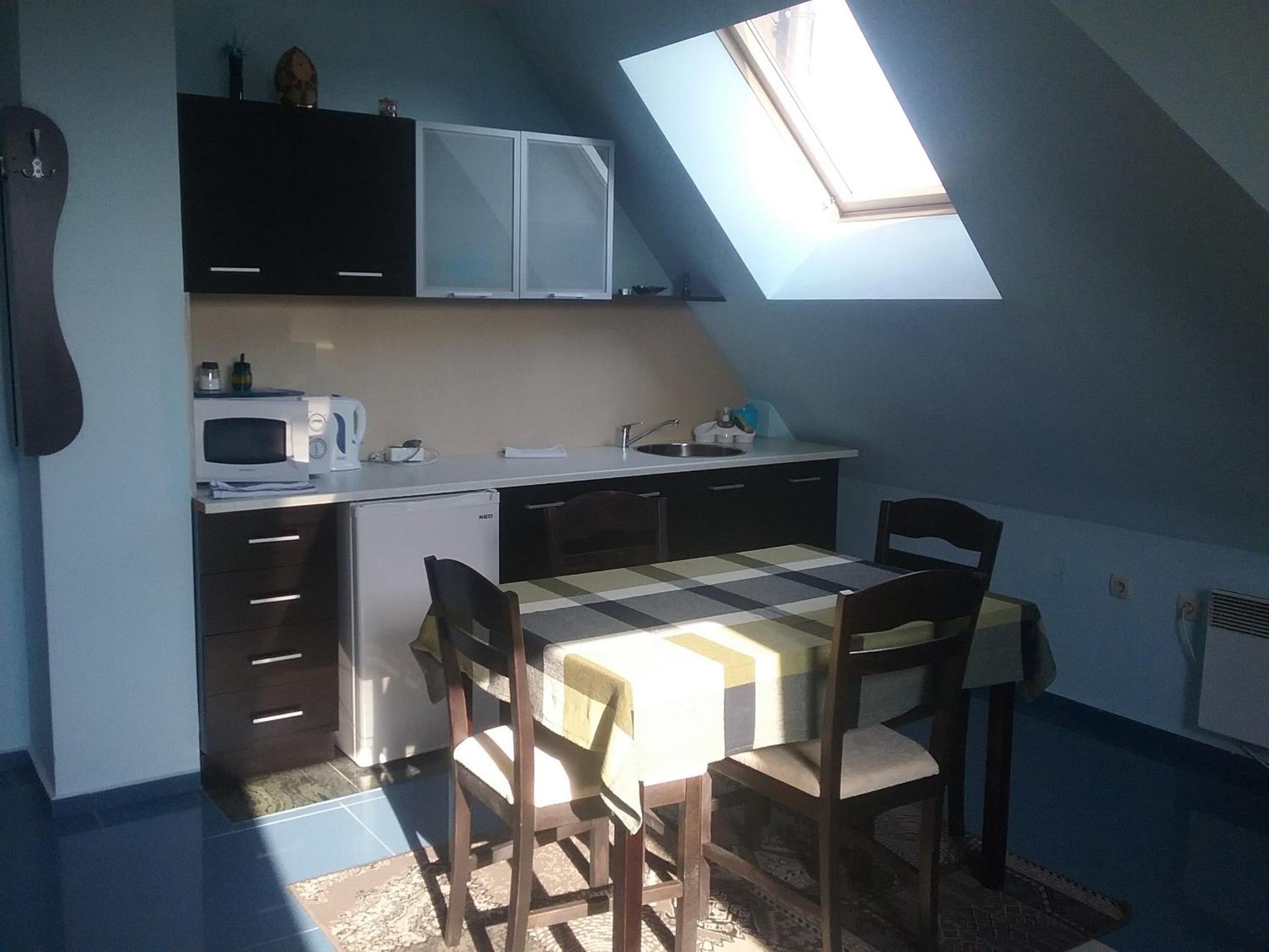 One-Bedroom Apartment - Photo 4