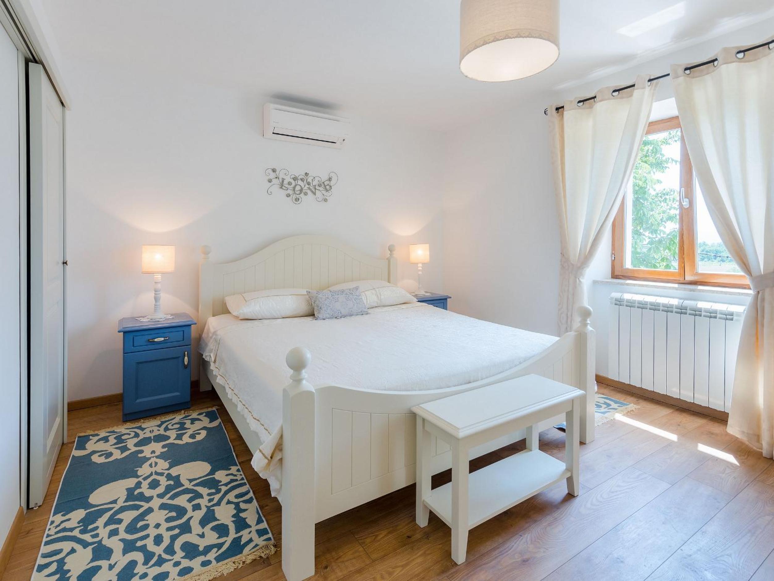 Villa photo 2