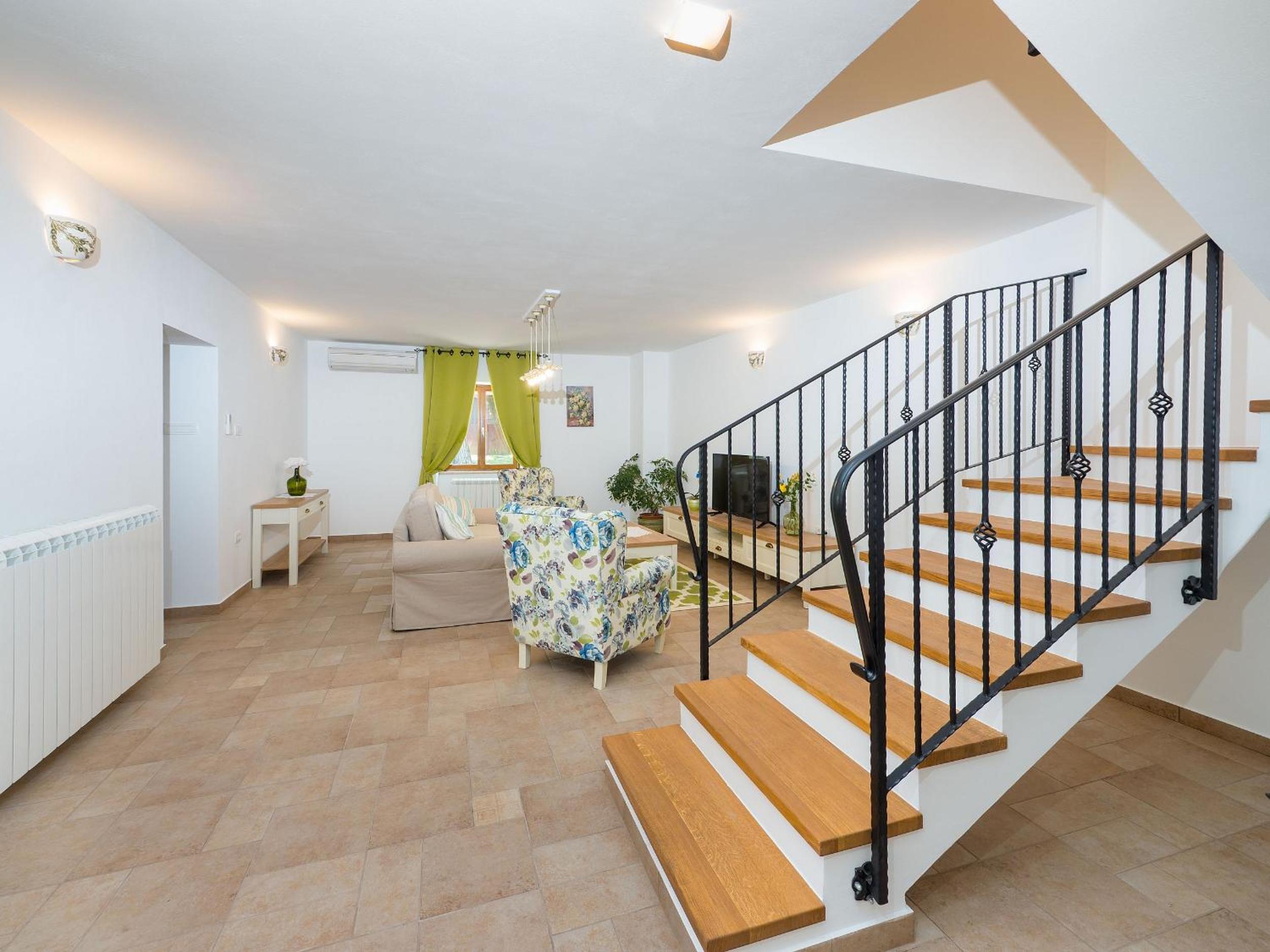 Villa photo 3