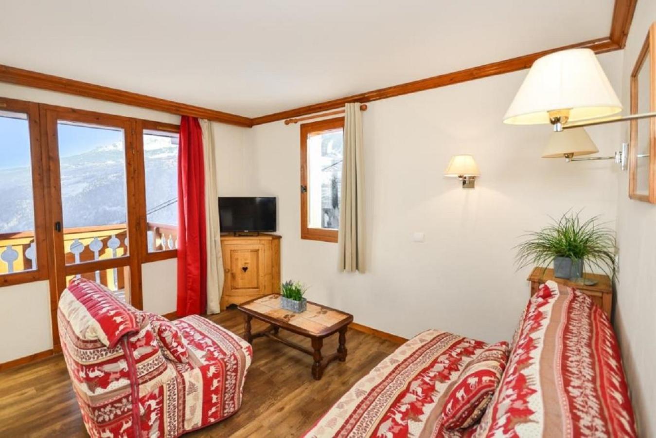 Select One-Bedroom Apartment (6 People) photo 2