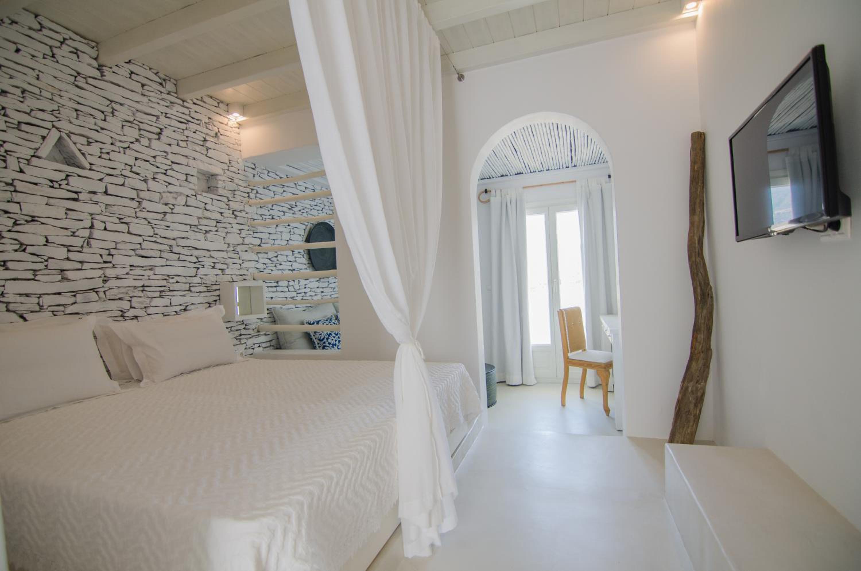 Deluxe Room with Sea View - Photo 12