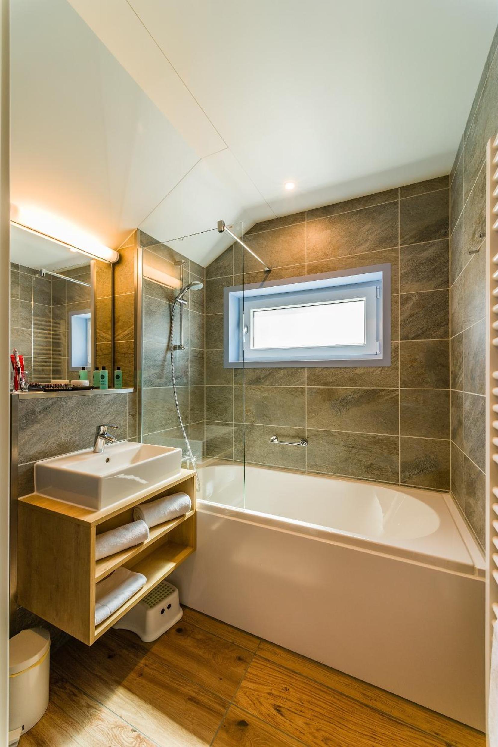 Premium Cottage (8 Adults) photo 2