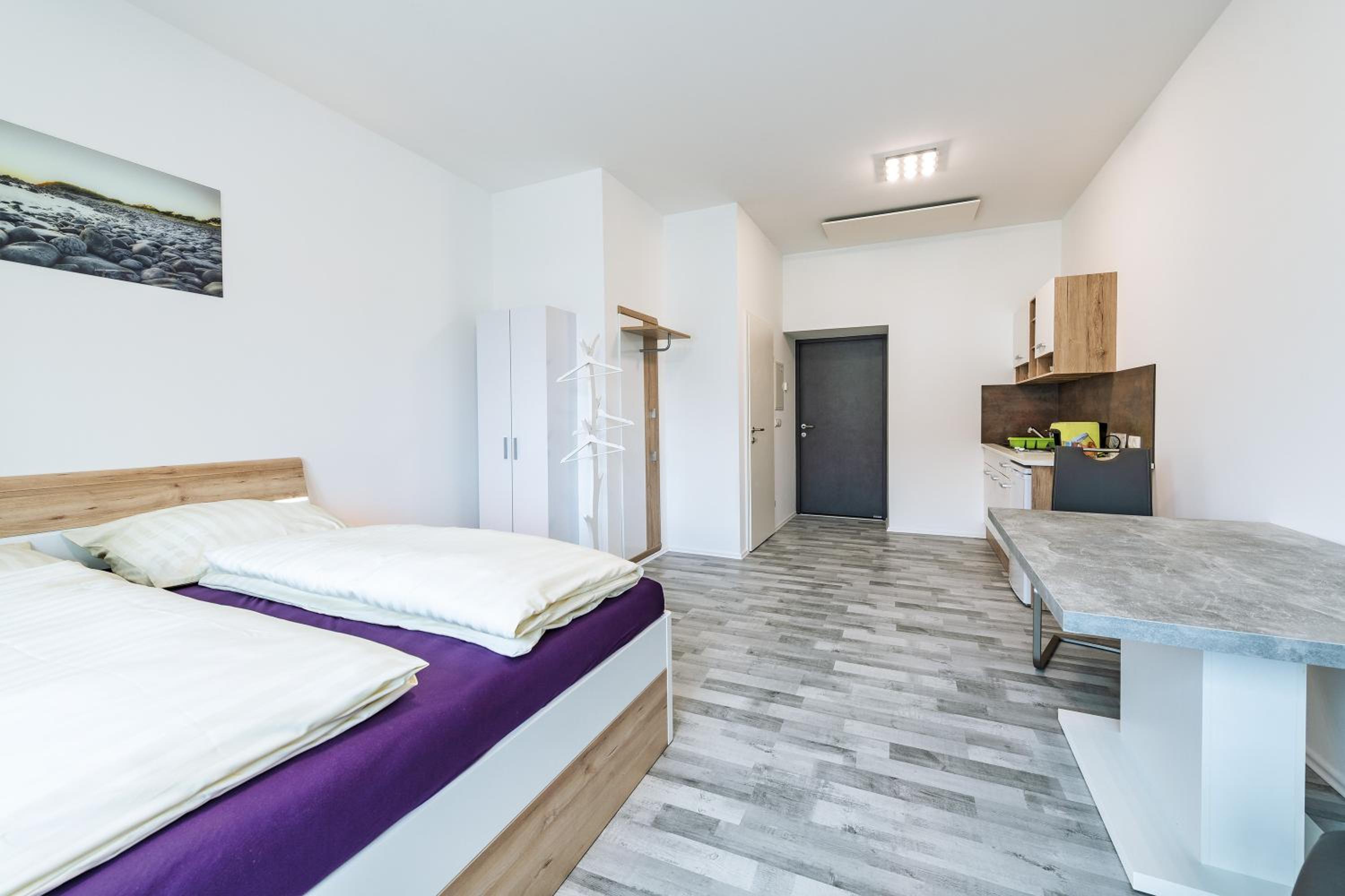 Studio Apartment with City View - Photo 2