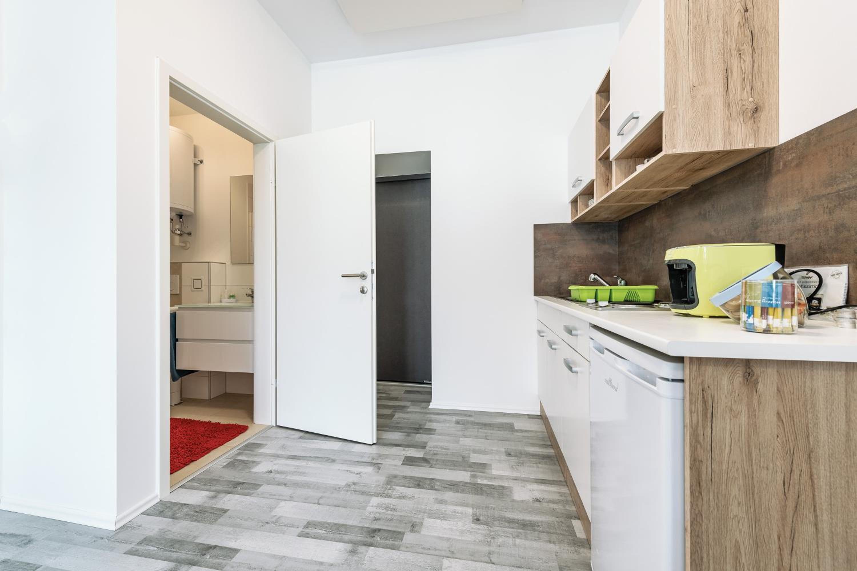 Studio Apartment with City View - Photo 11