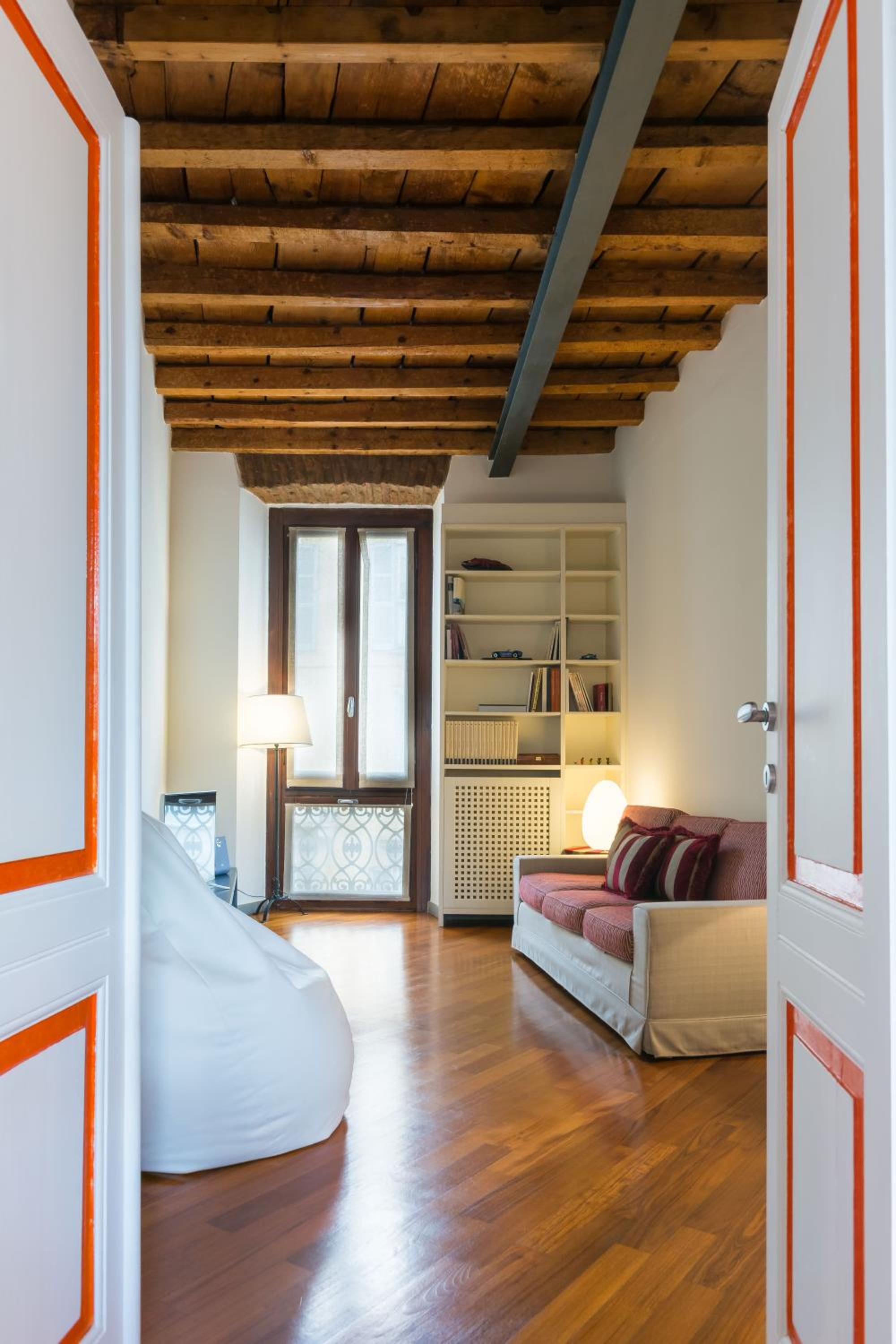 One-Bedroom Apartment with Balcony