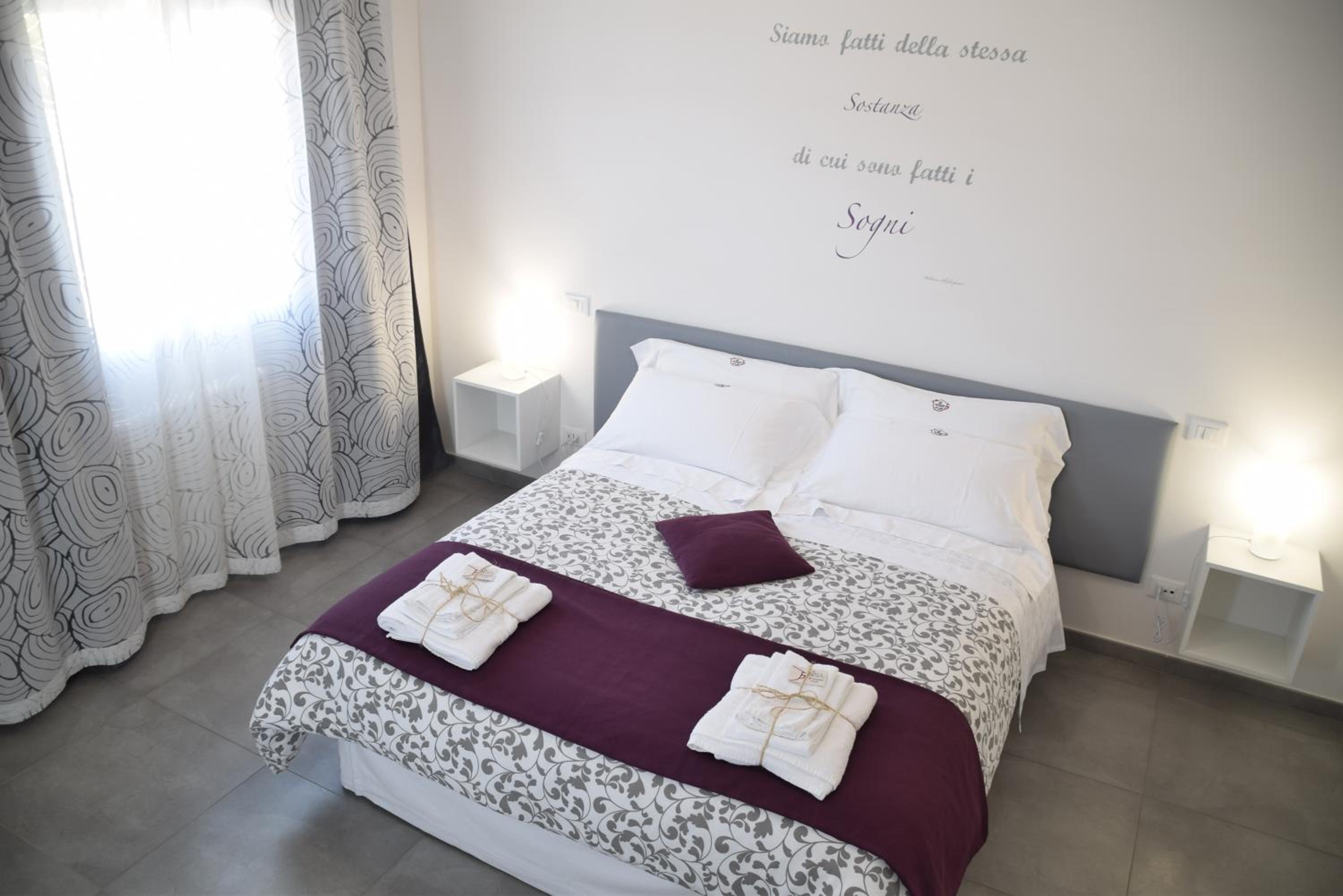 Double or Twin Room with Private Bathroom photo 3
