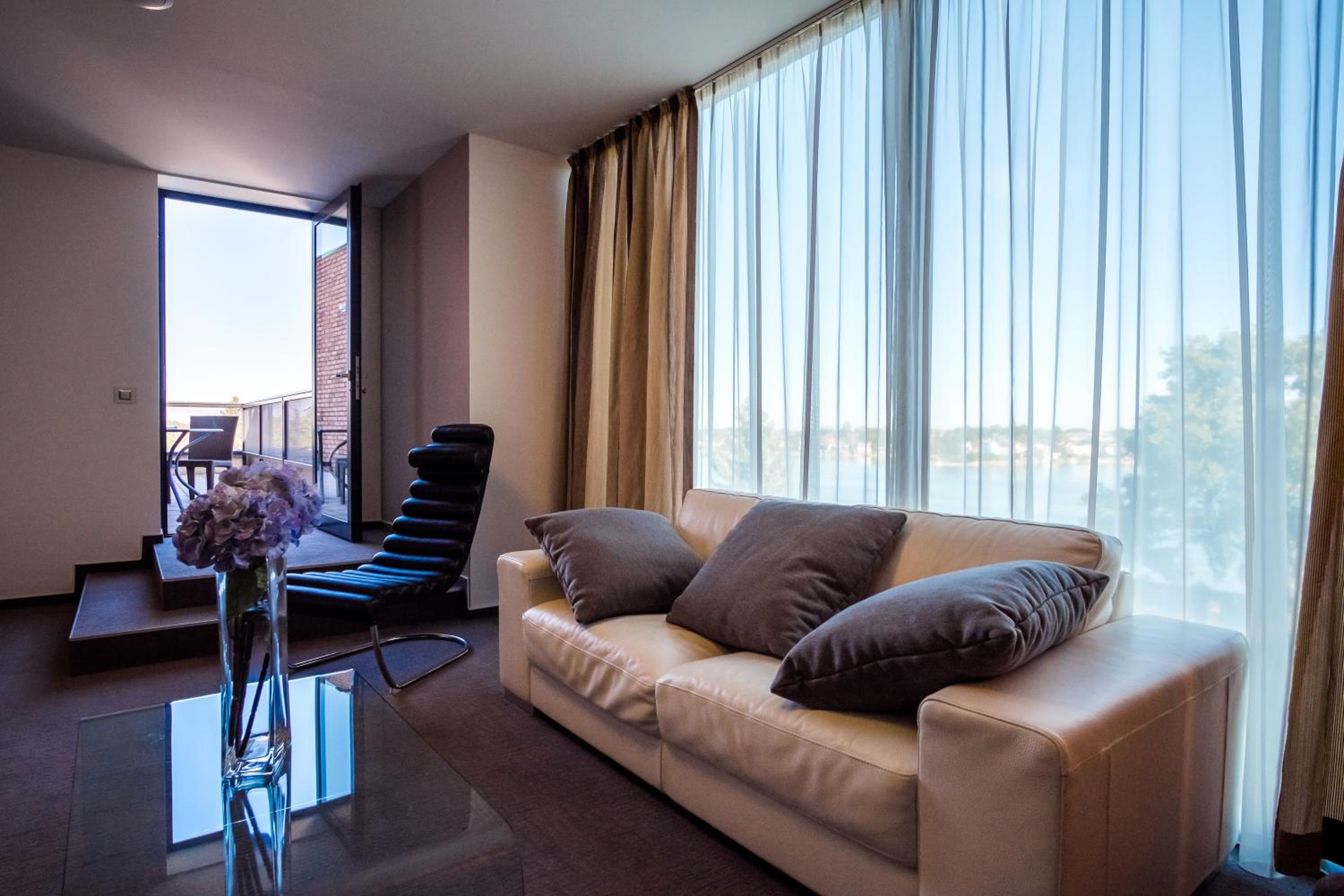 Exclusive PLUS Suite with free Pool and Fitness photo 2