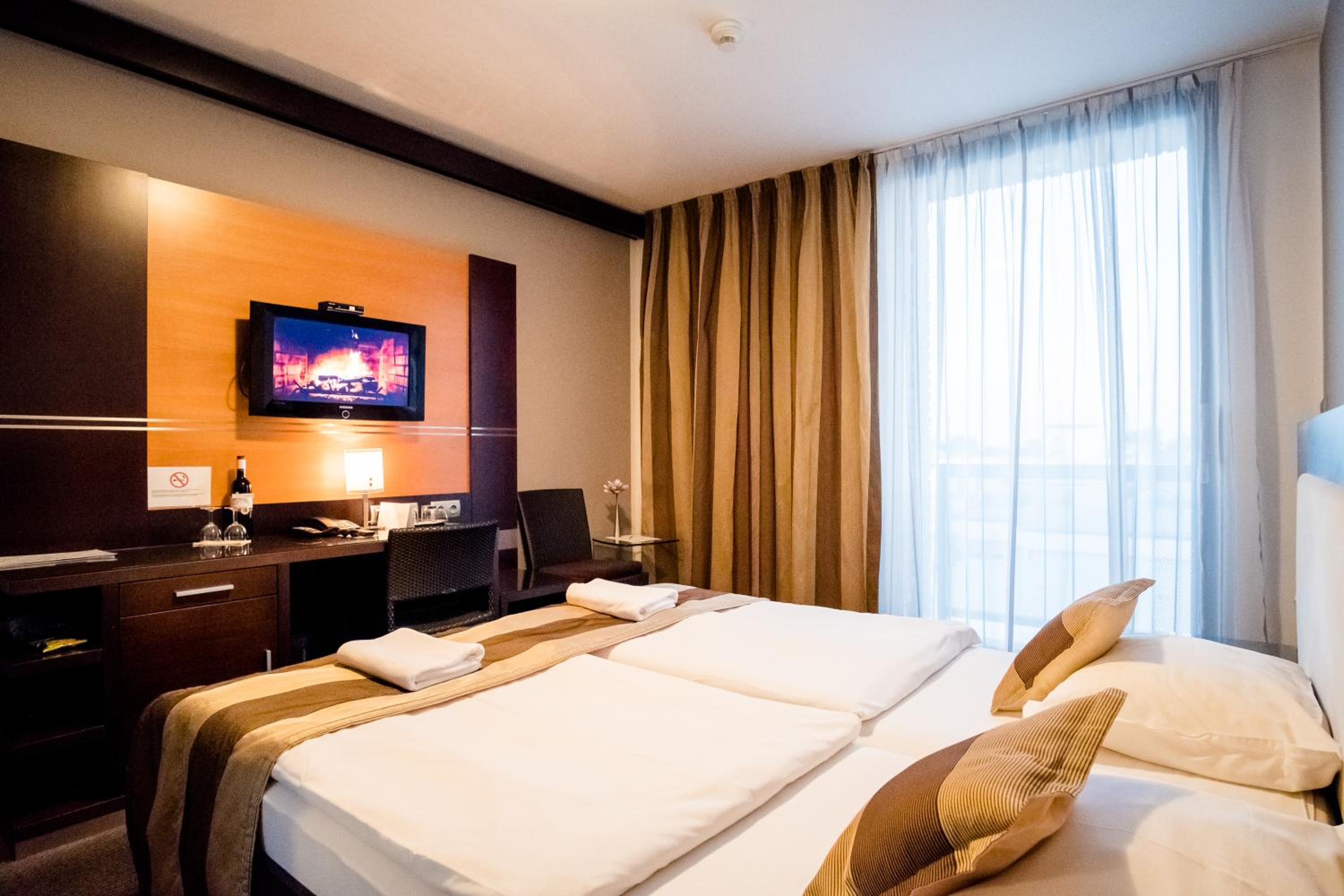 Executive Double or Twin Room with free Pool and Fitness photo 1