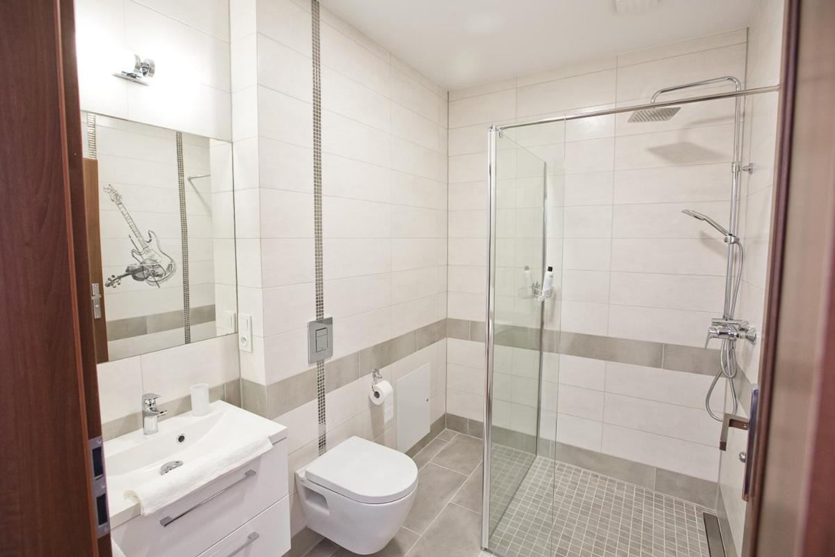 Deluxe Apartment (2 Adults) - Photo 9