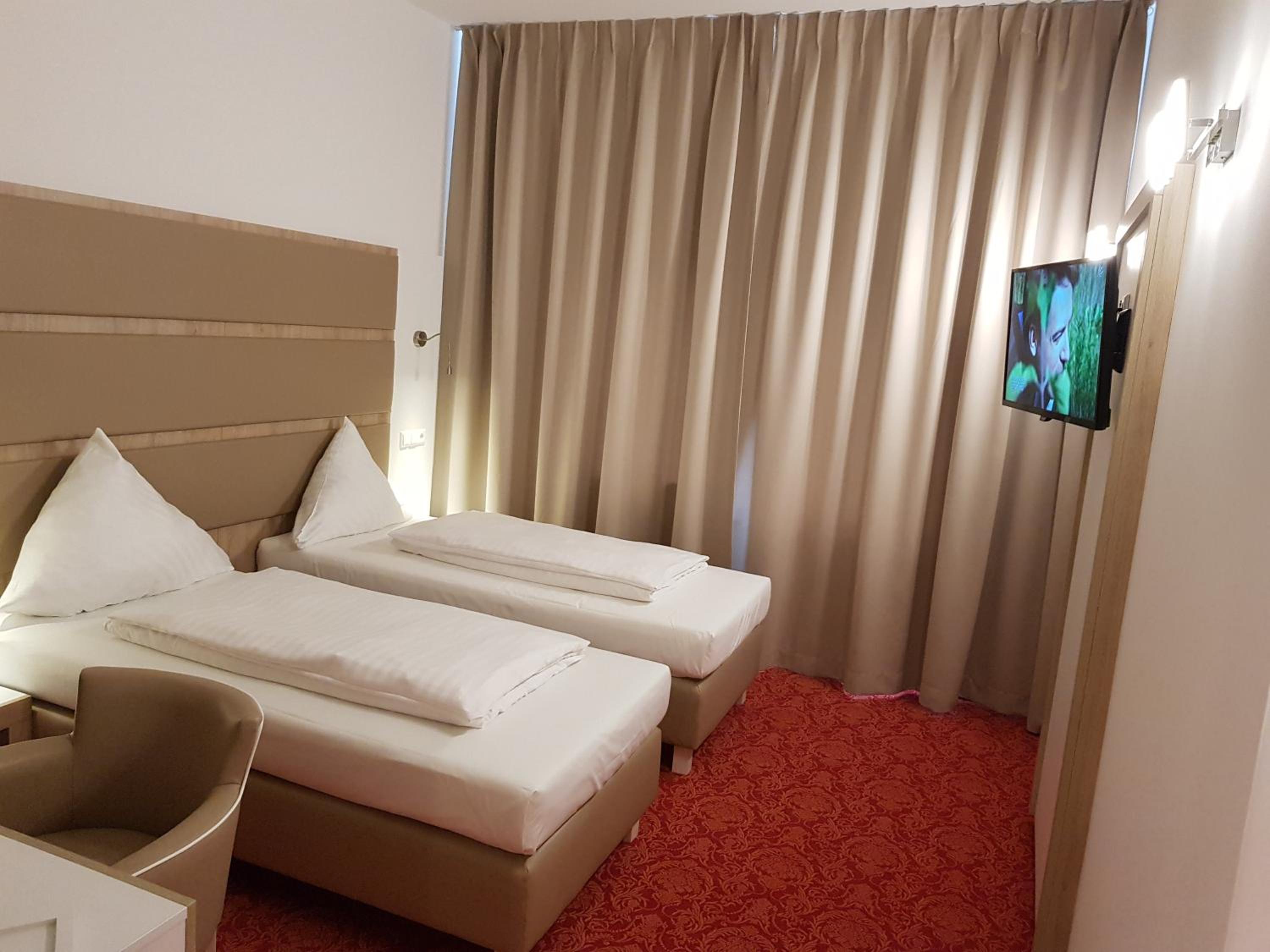 Superior Double or Twin Room - Photo 7