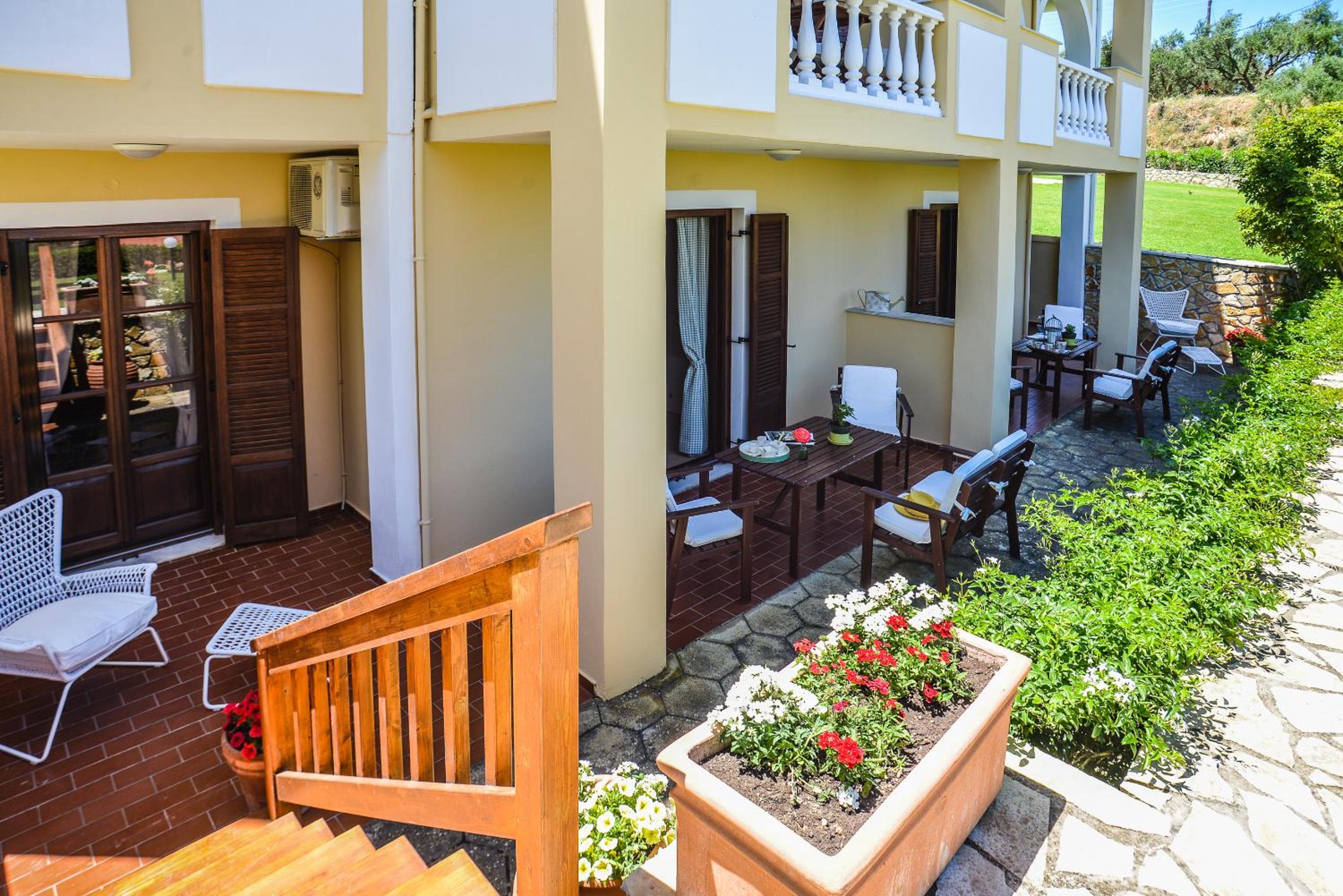 Apartment with Terrace photo 3