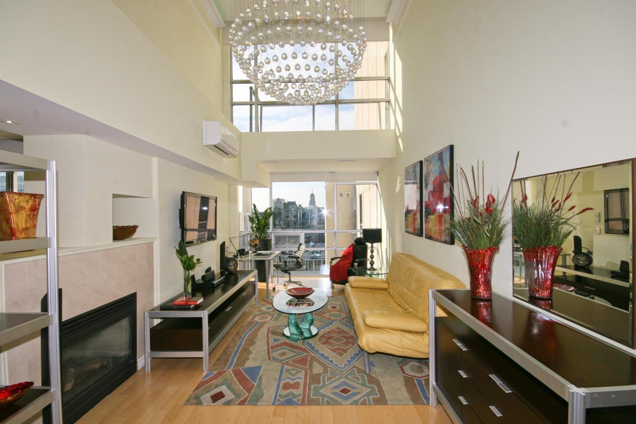 Deluxe Penthouse Suite