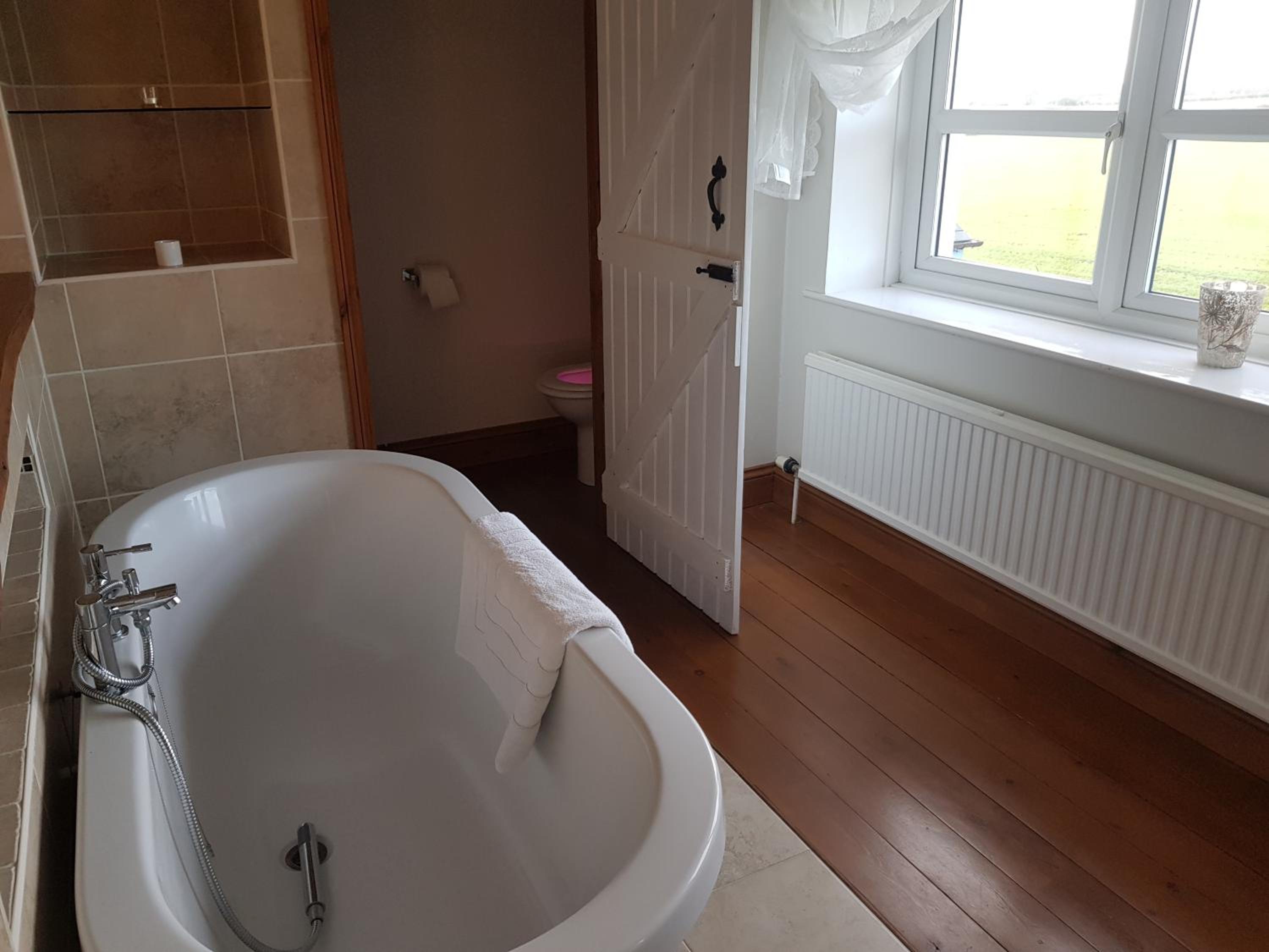 Double Room with Private Bathroom - Photo 13
