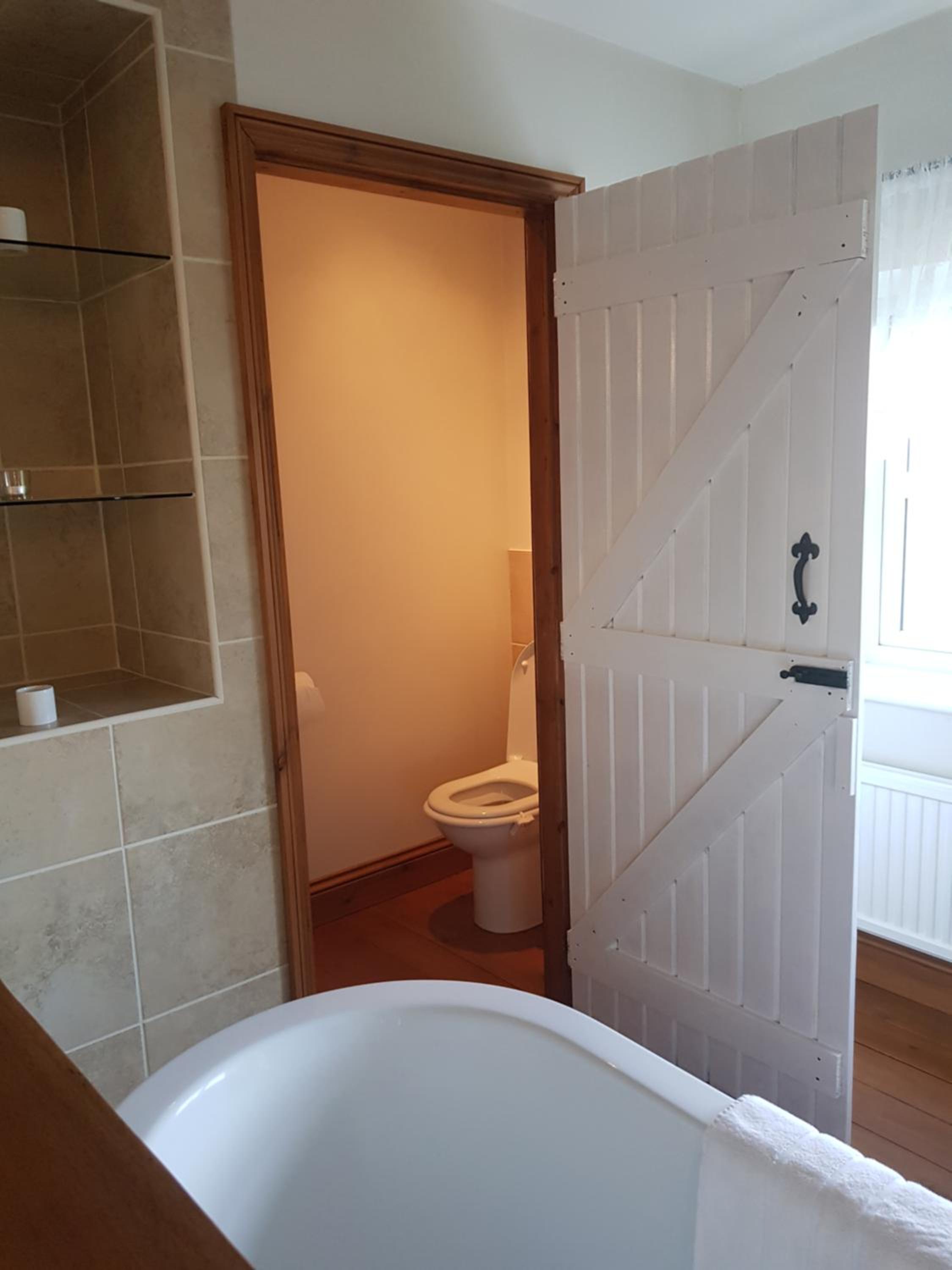 Double Room with Private Bathroom - Photo 12
