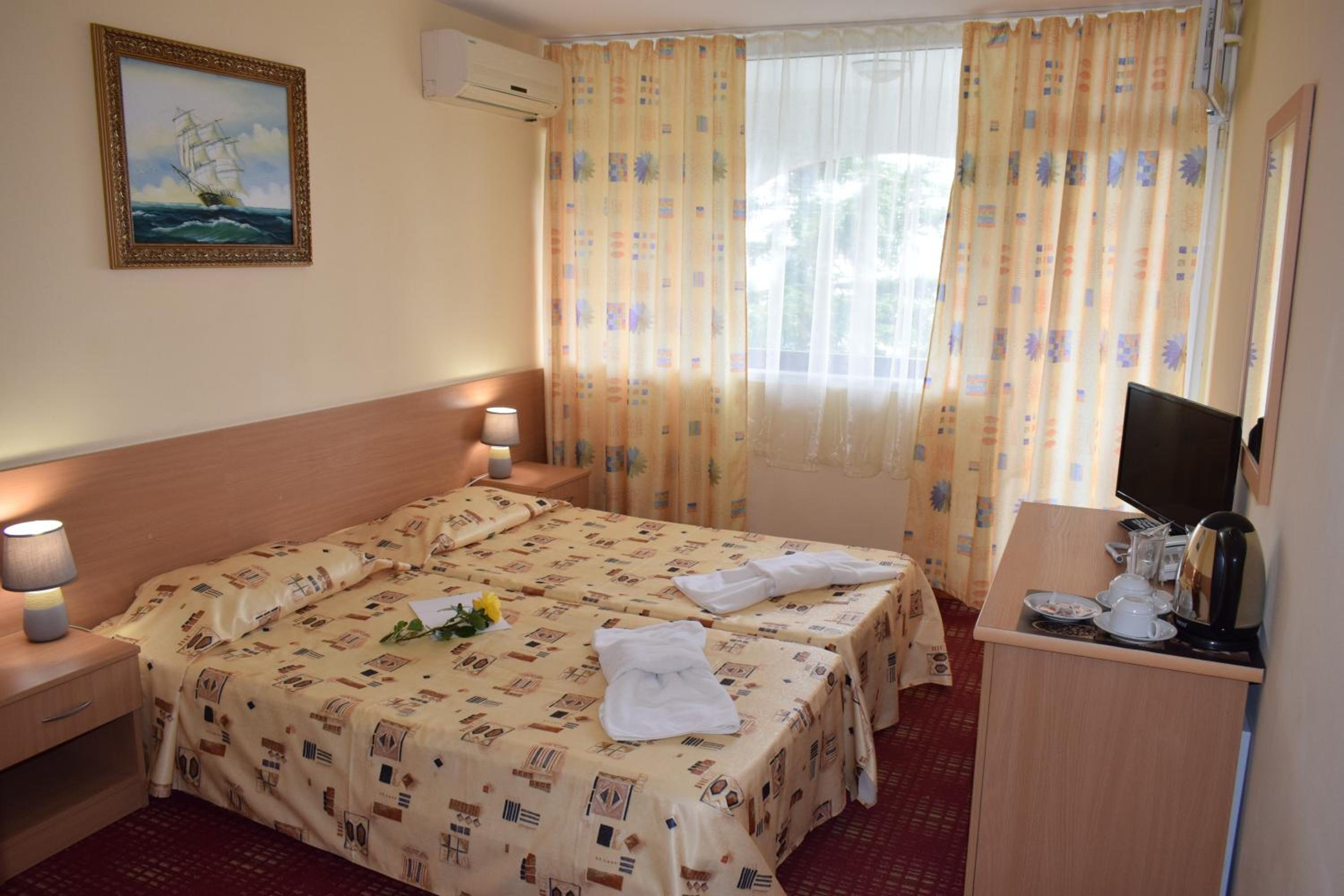 Double Room with Balcony photo 2