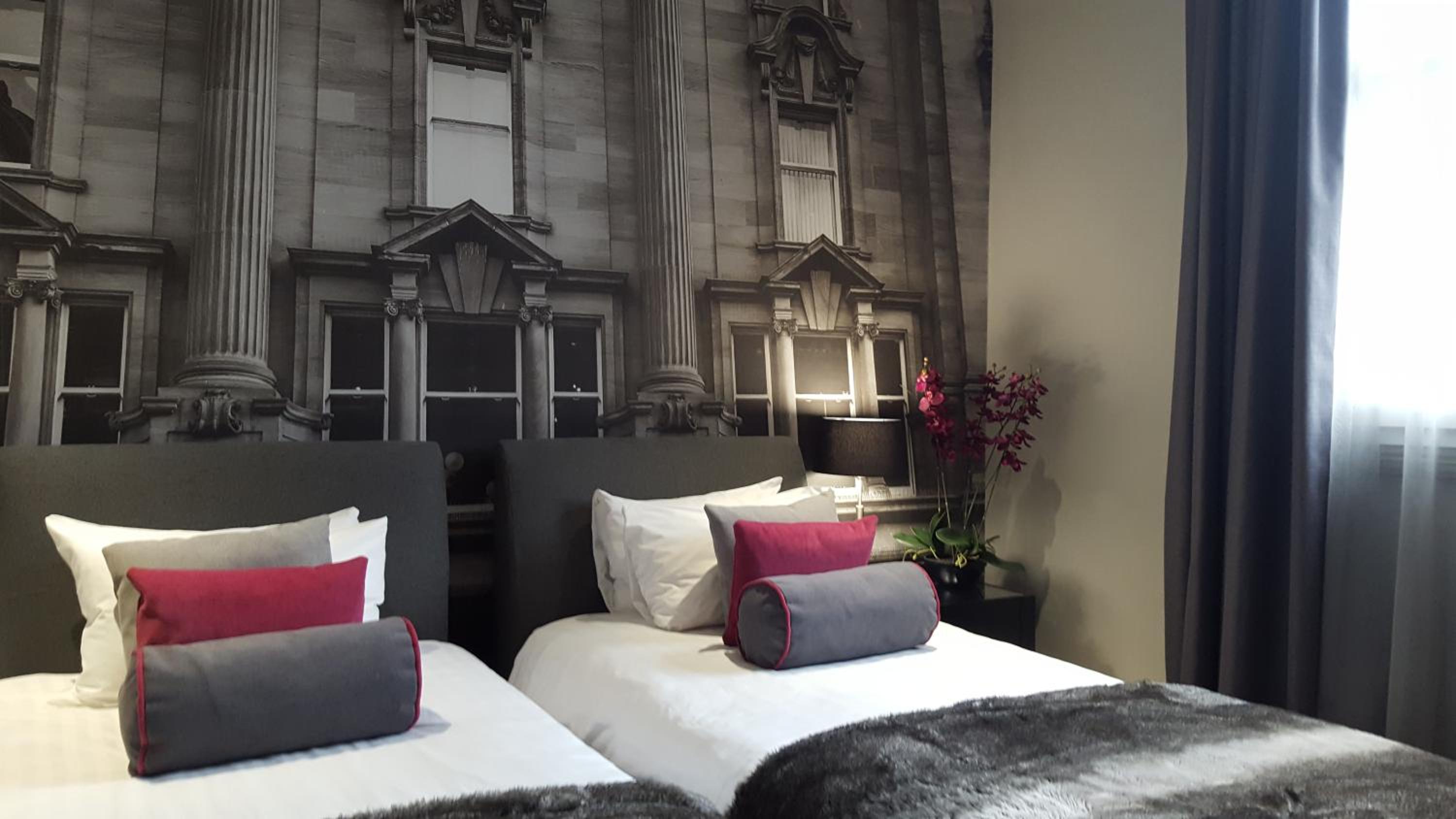 Standard Twin Room - Photo 2
