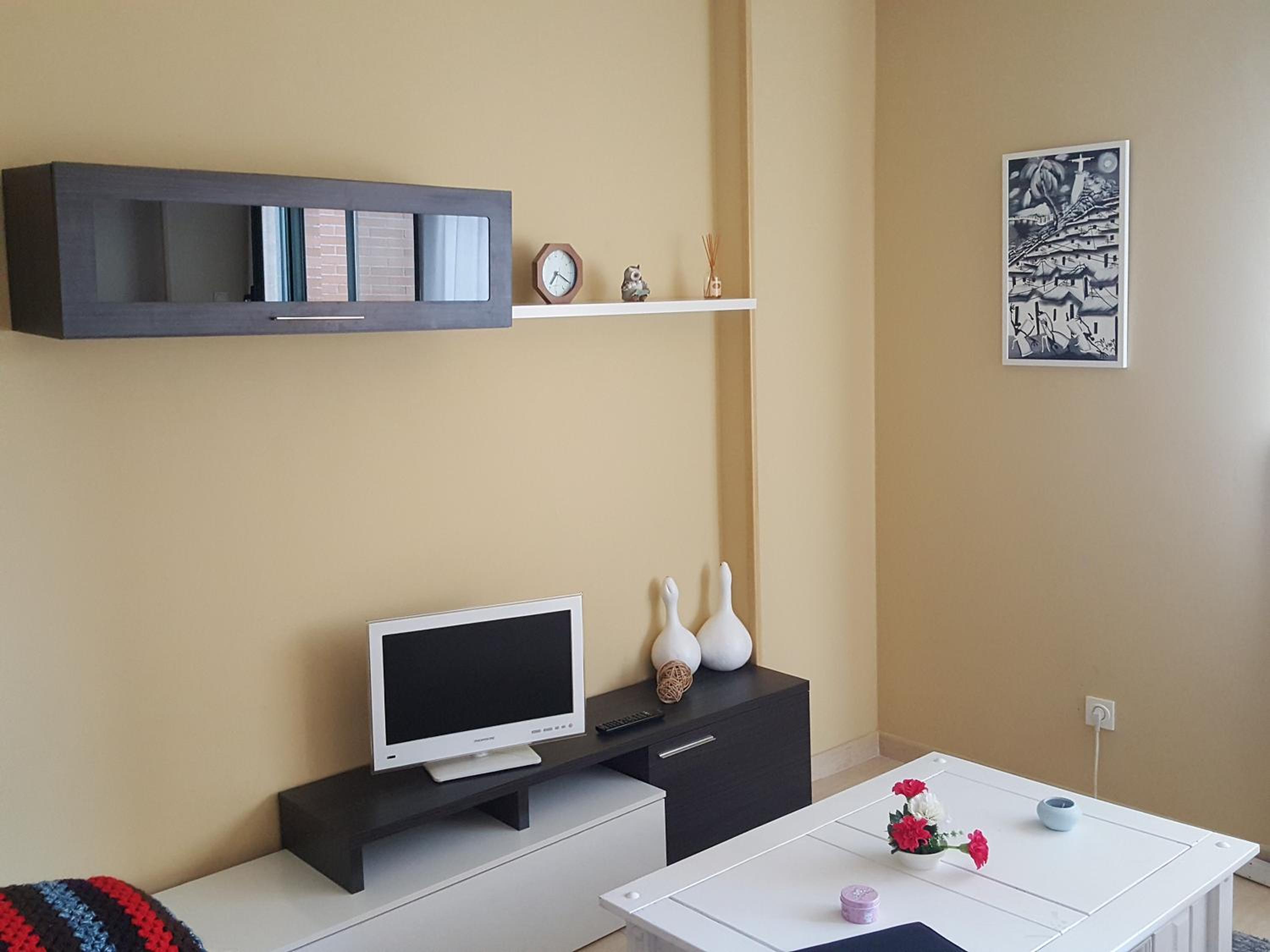 Studio Apartment - Photo 3