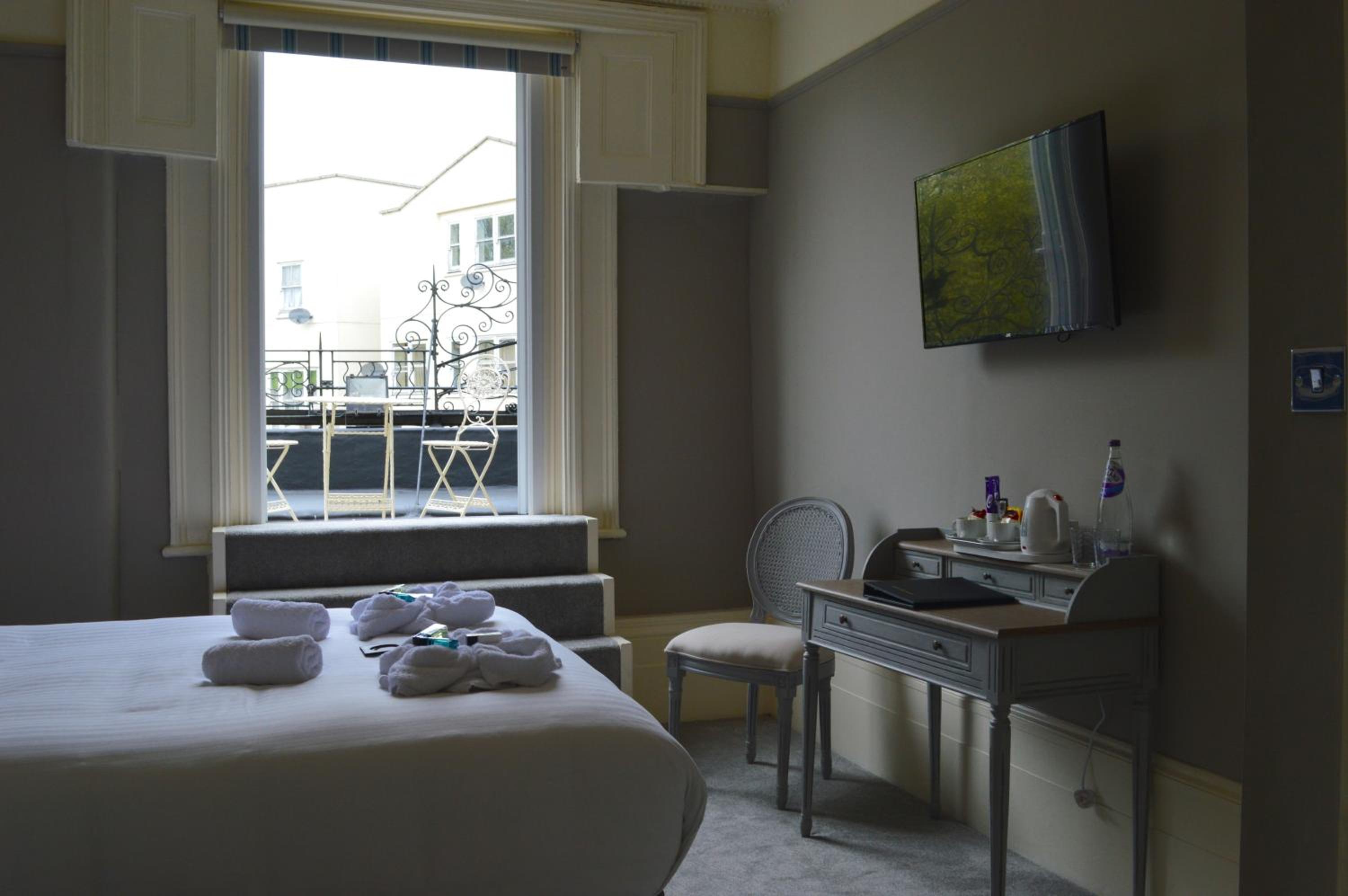 Large Double Room