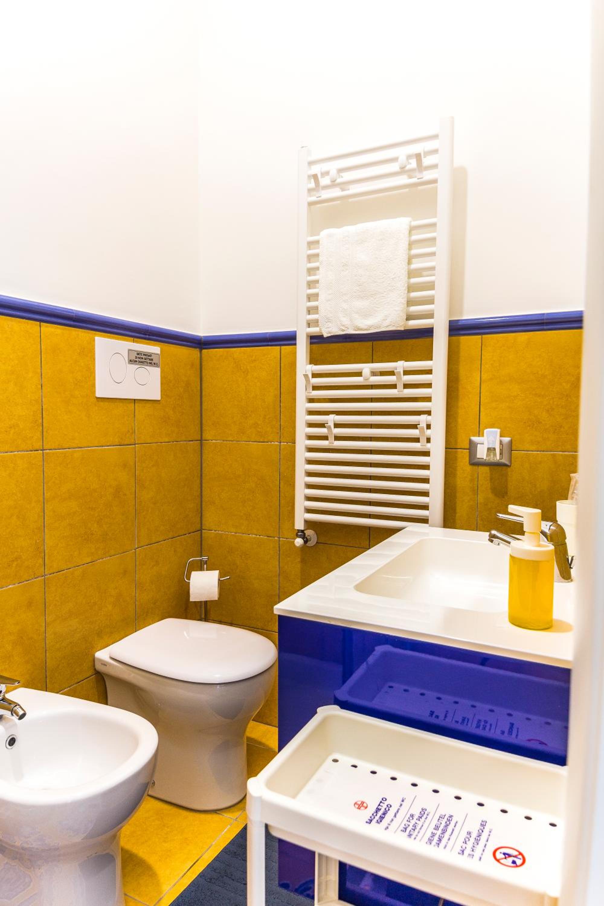 Double or Twin Room with Private Bathroom photo 3
