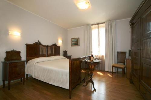 Double Room - Photo 2