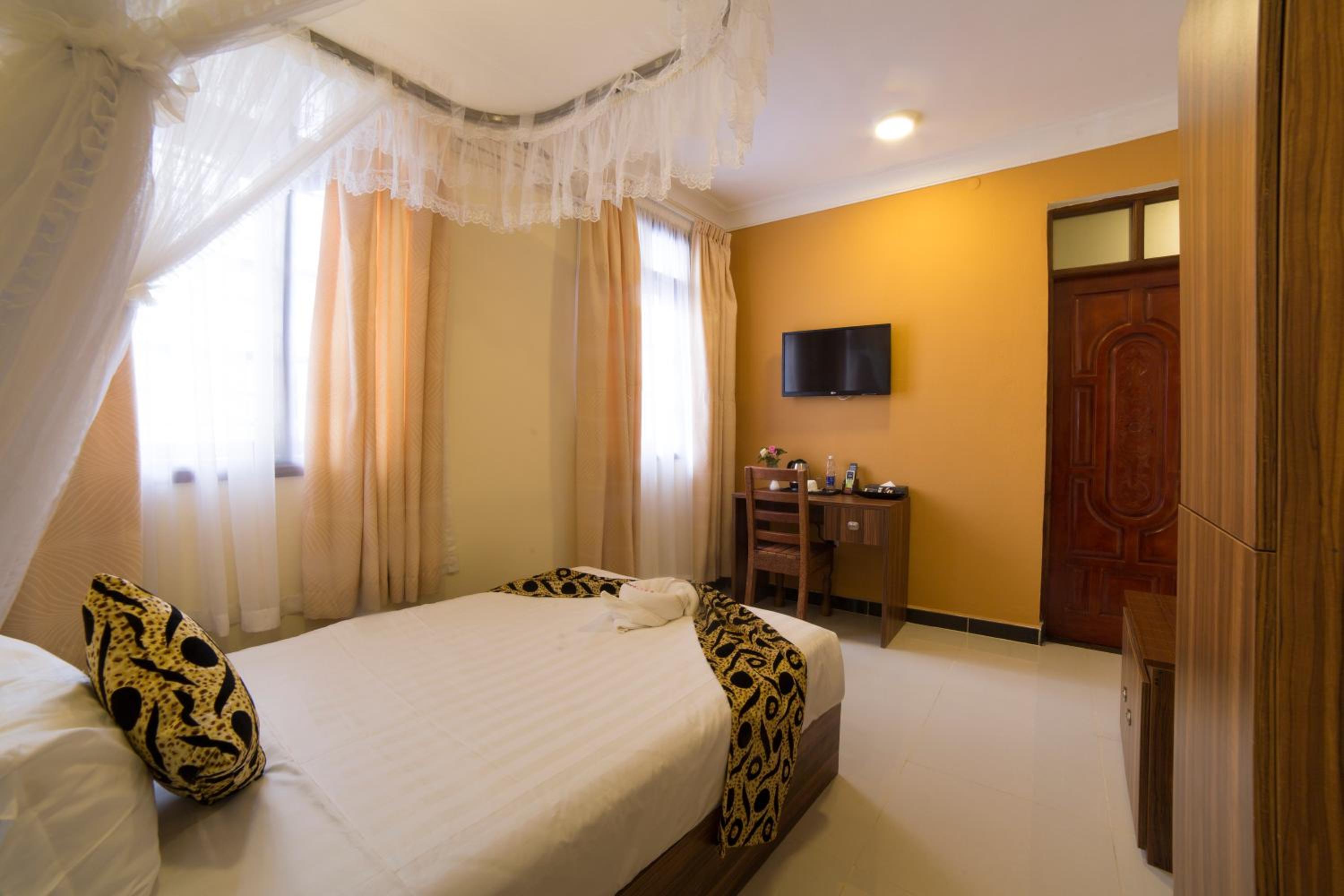 Single Room with Private Bathroom