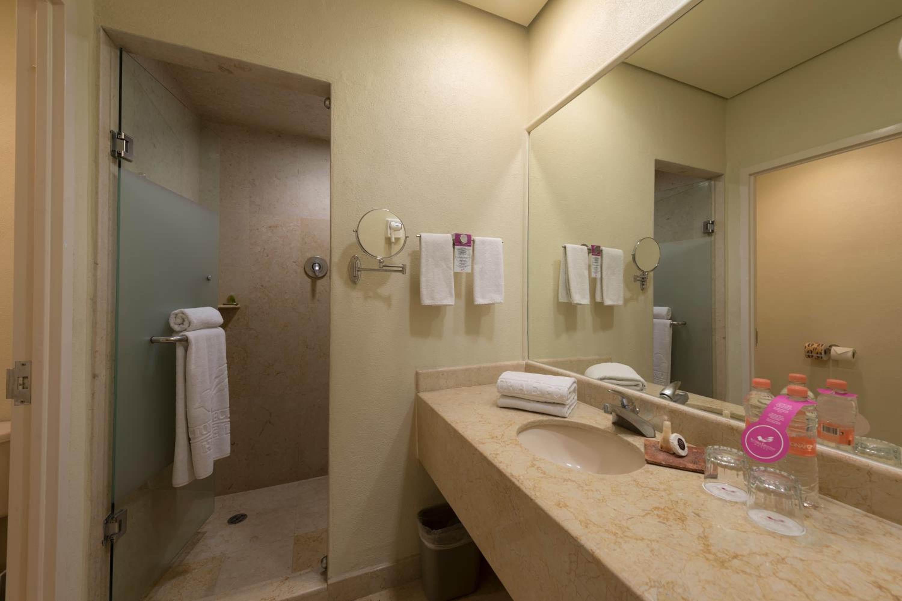 Double Room - Photo 5