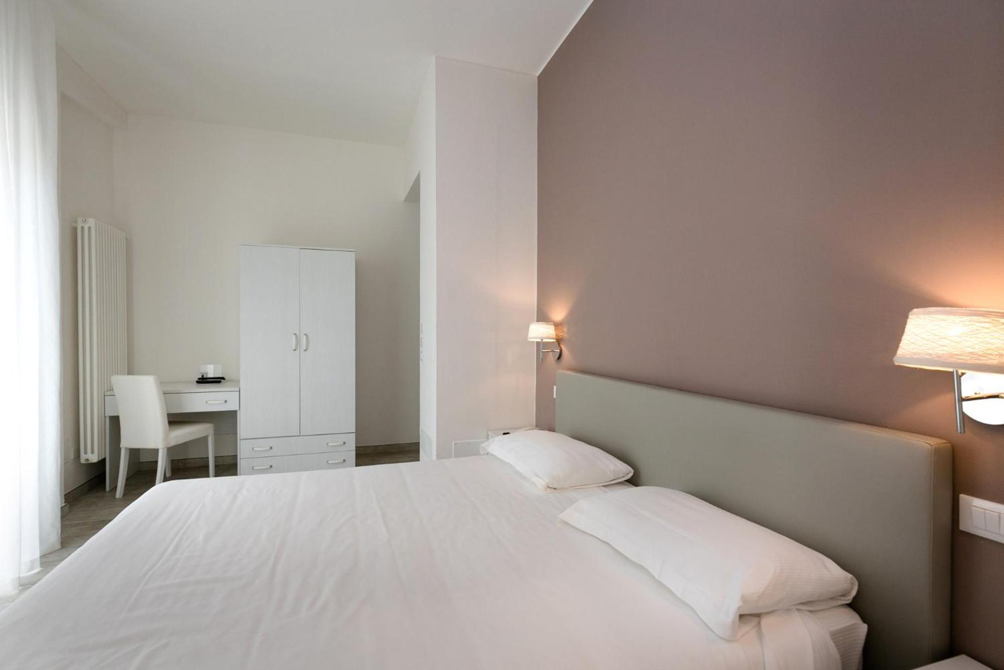 Standard Double Room with Balcony photo 2
