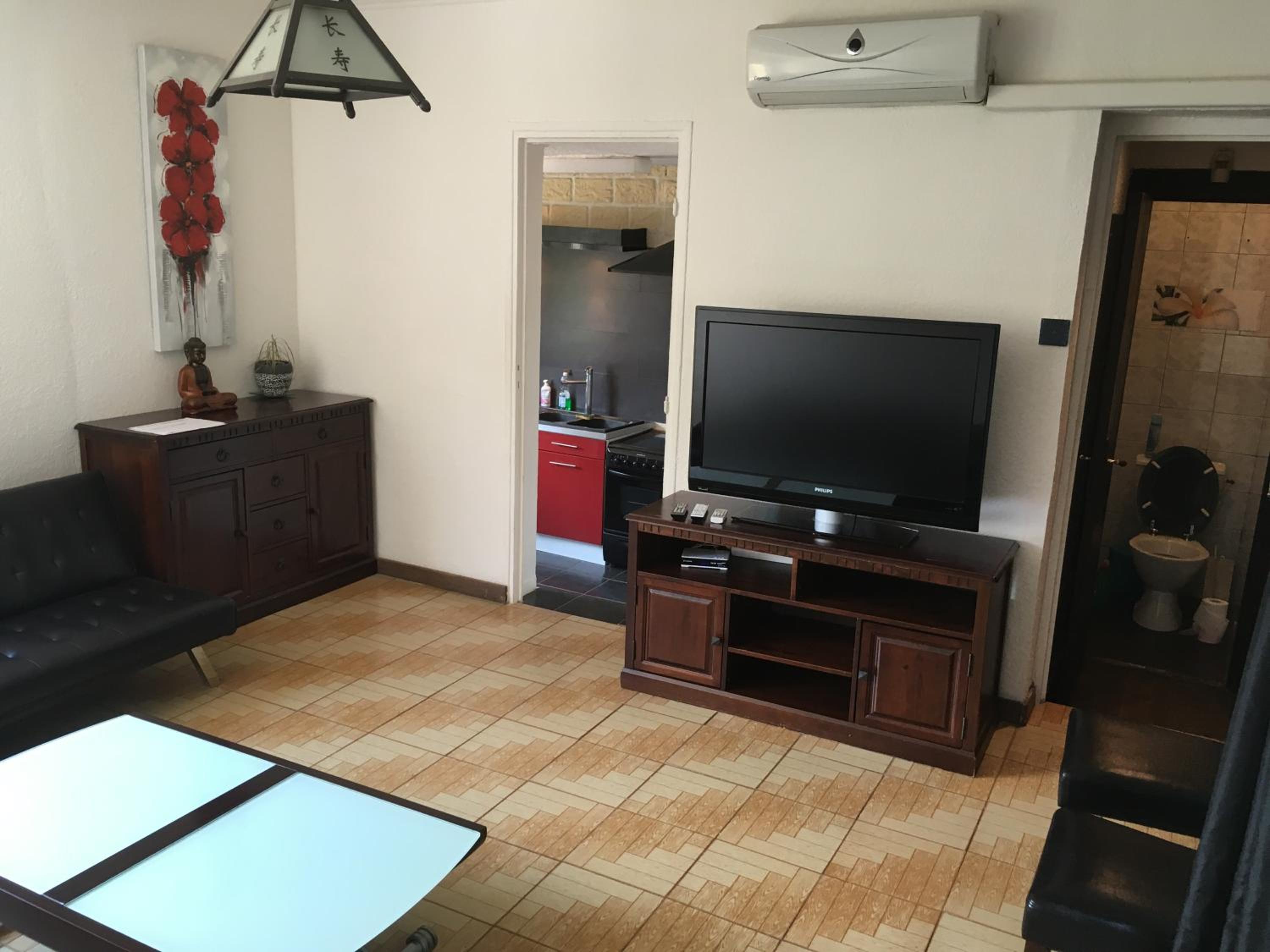 Apartment with Terrace - Photo 6
