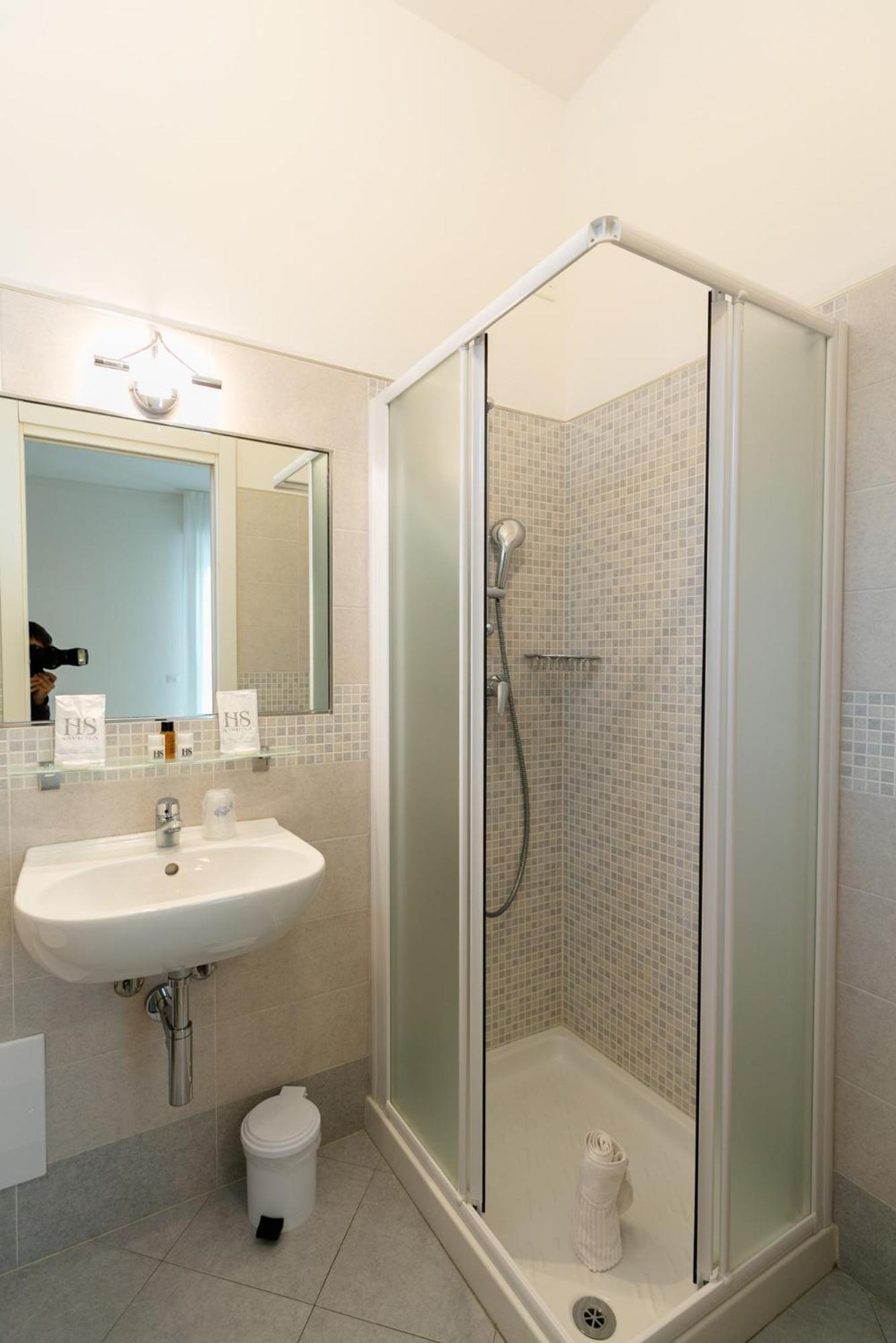 Standard Triple Room with Balcony photo 2