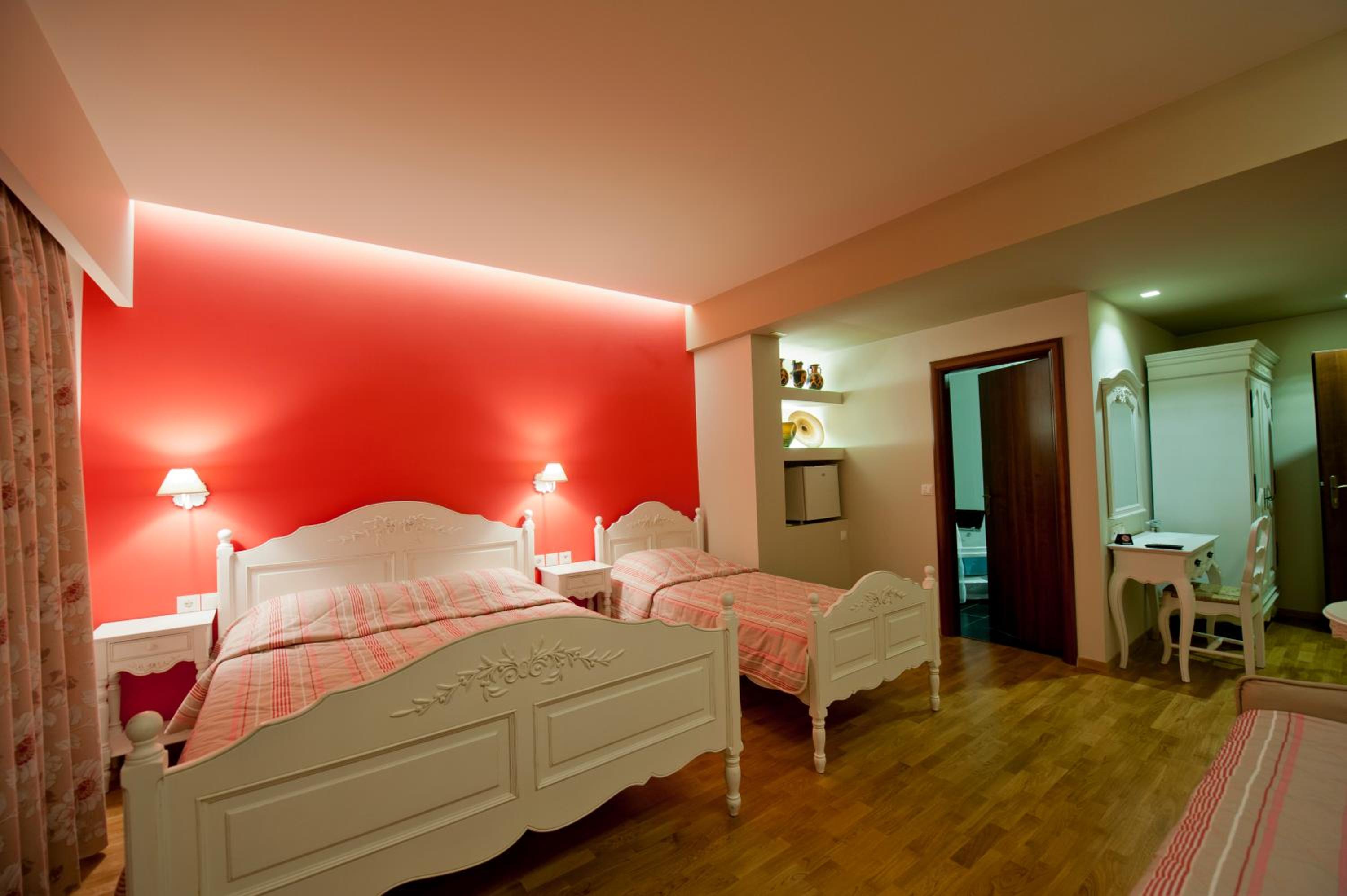 Quadruple Room with Spa Bath photo 2