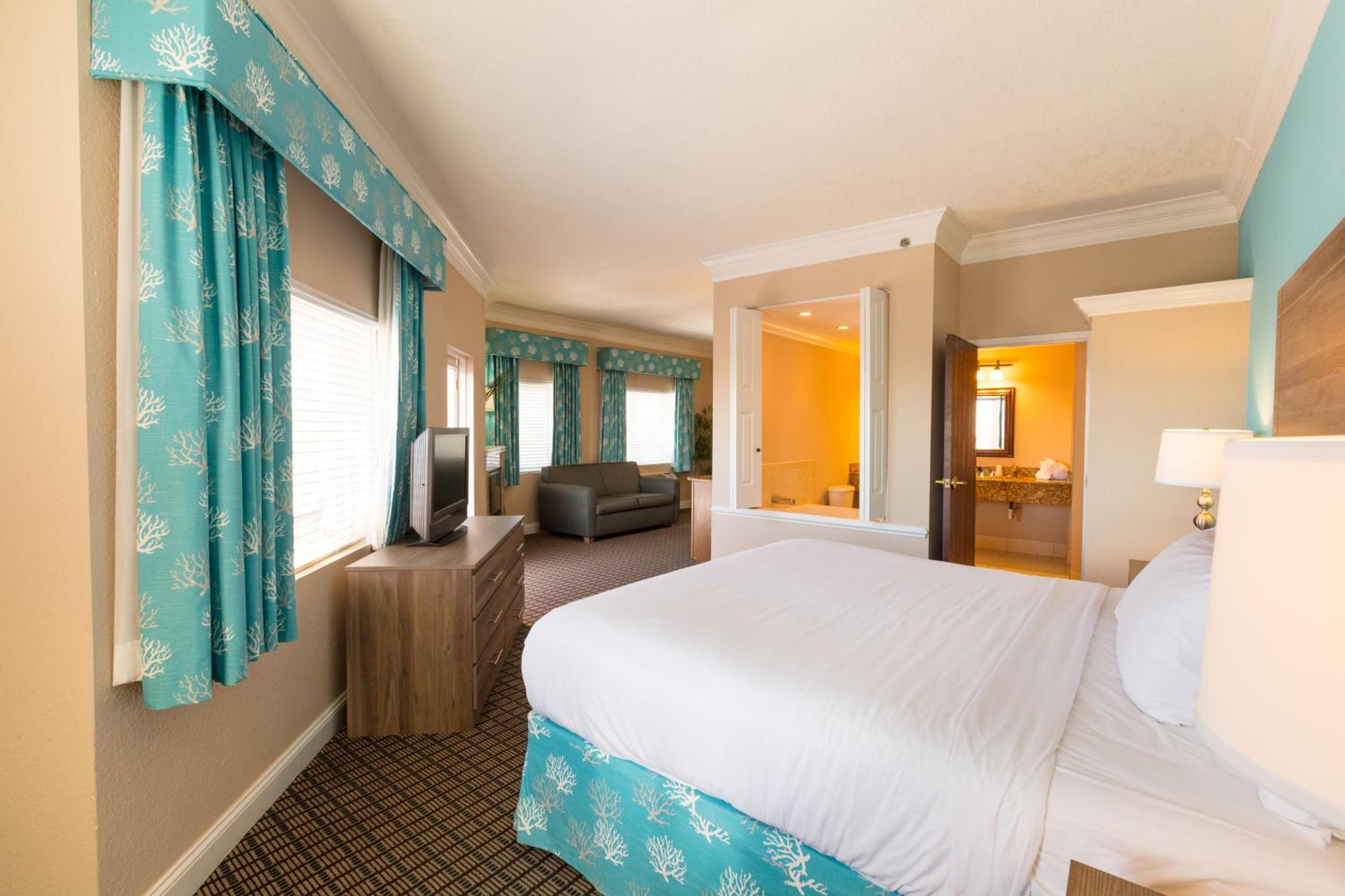 Junior Suite with Ocean View - Photo 1