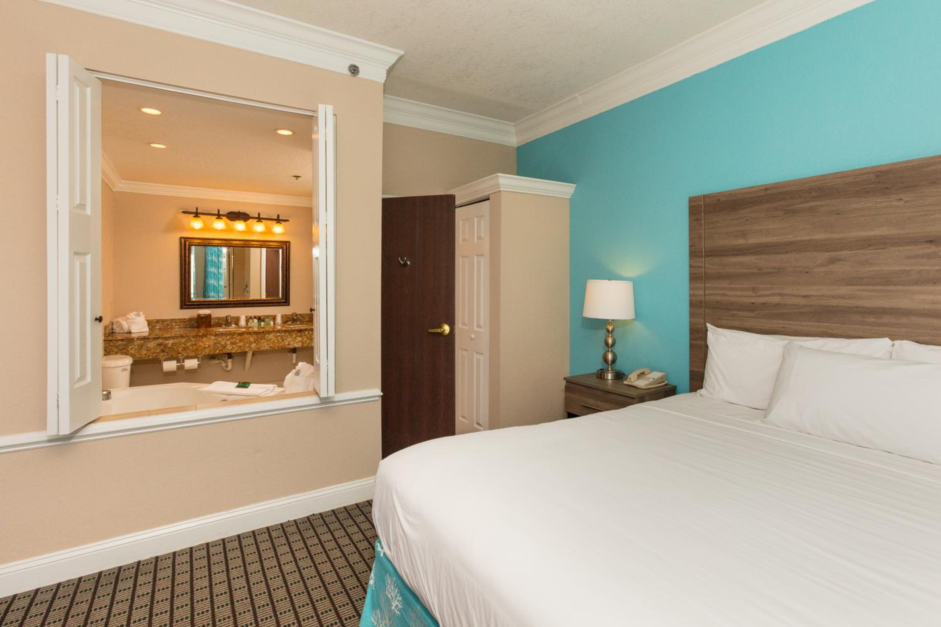 Junior Suite with Ocean View - Photo 7