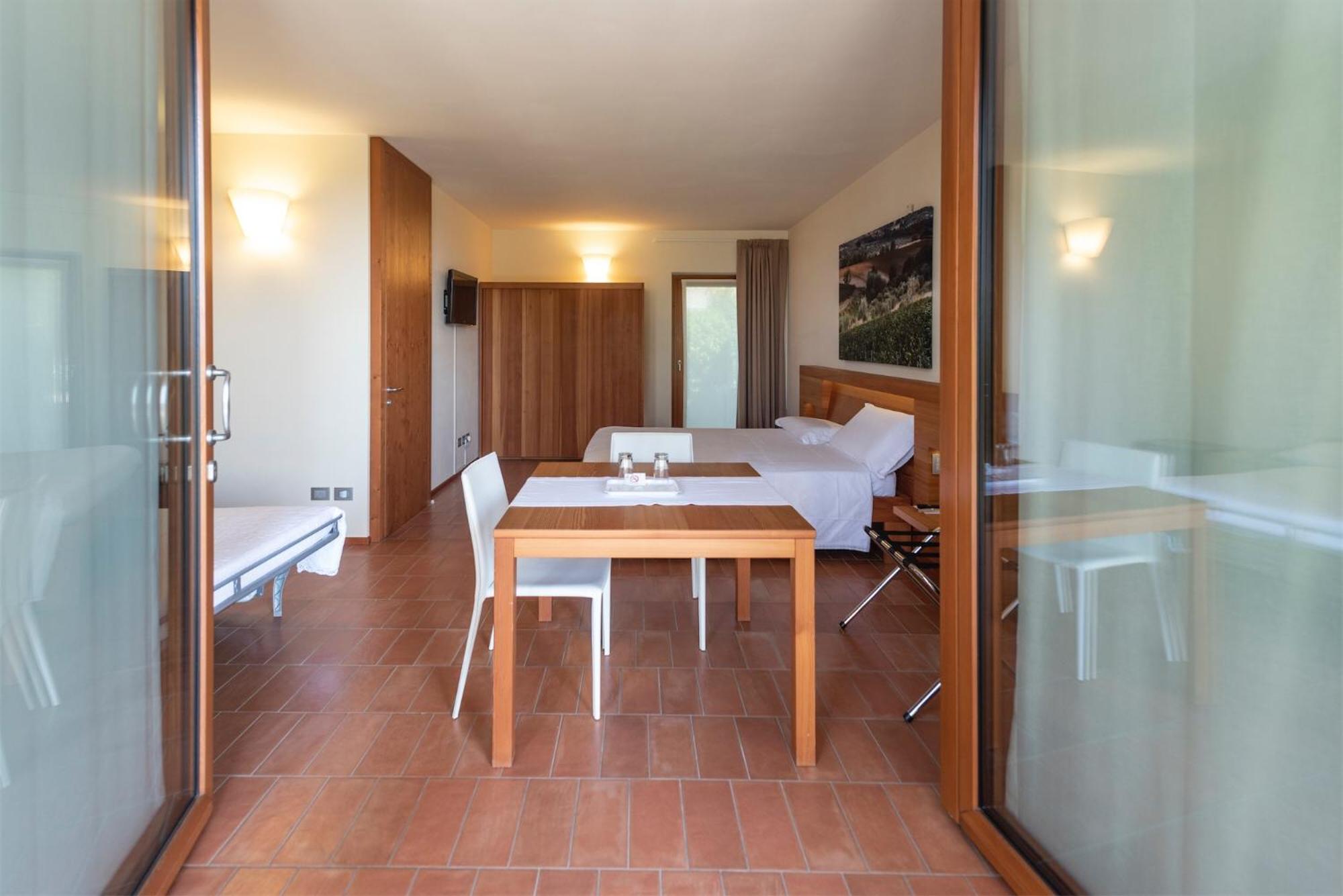 Large Double Room photo 1