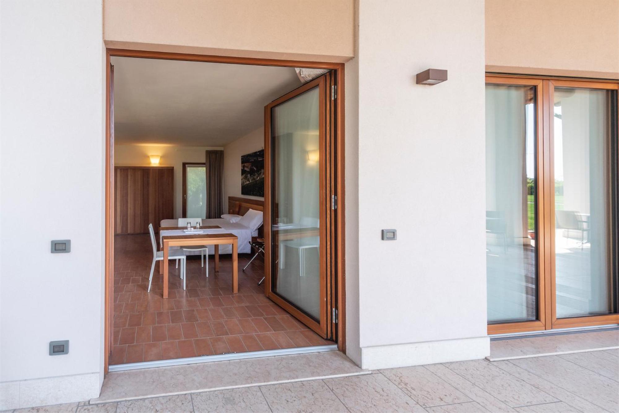 Large Double Room photo 3