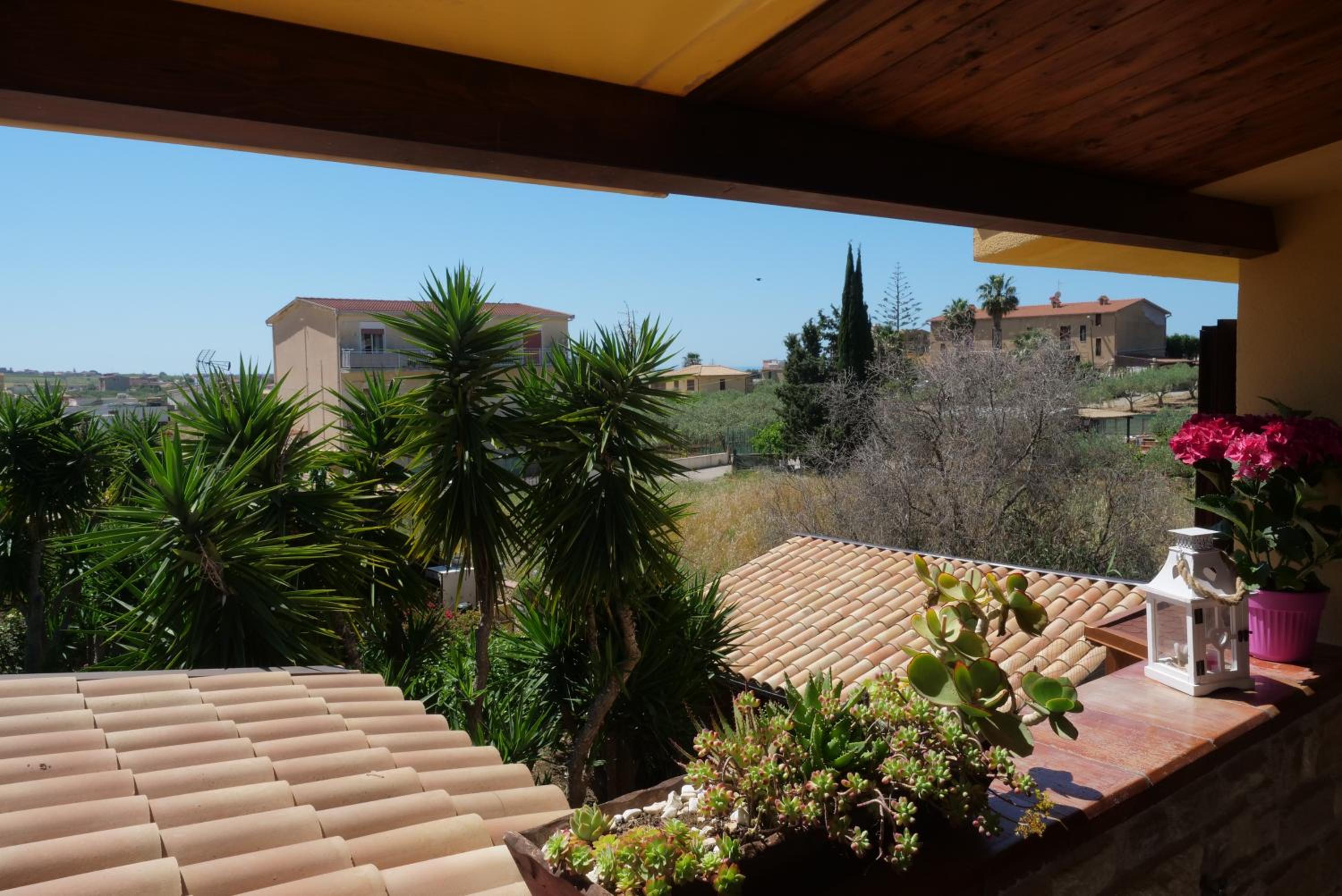 One-Bedroom Apartment with Terrace - Photo 12