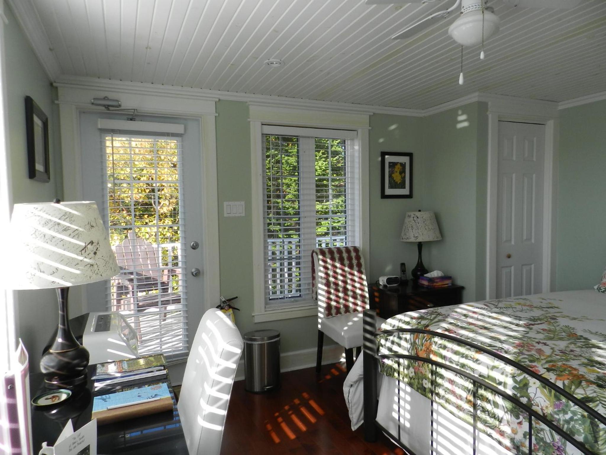 Queen Room with Balcony photo 3