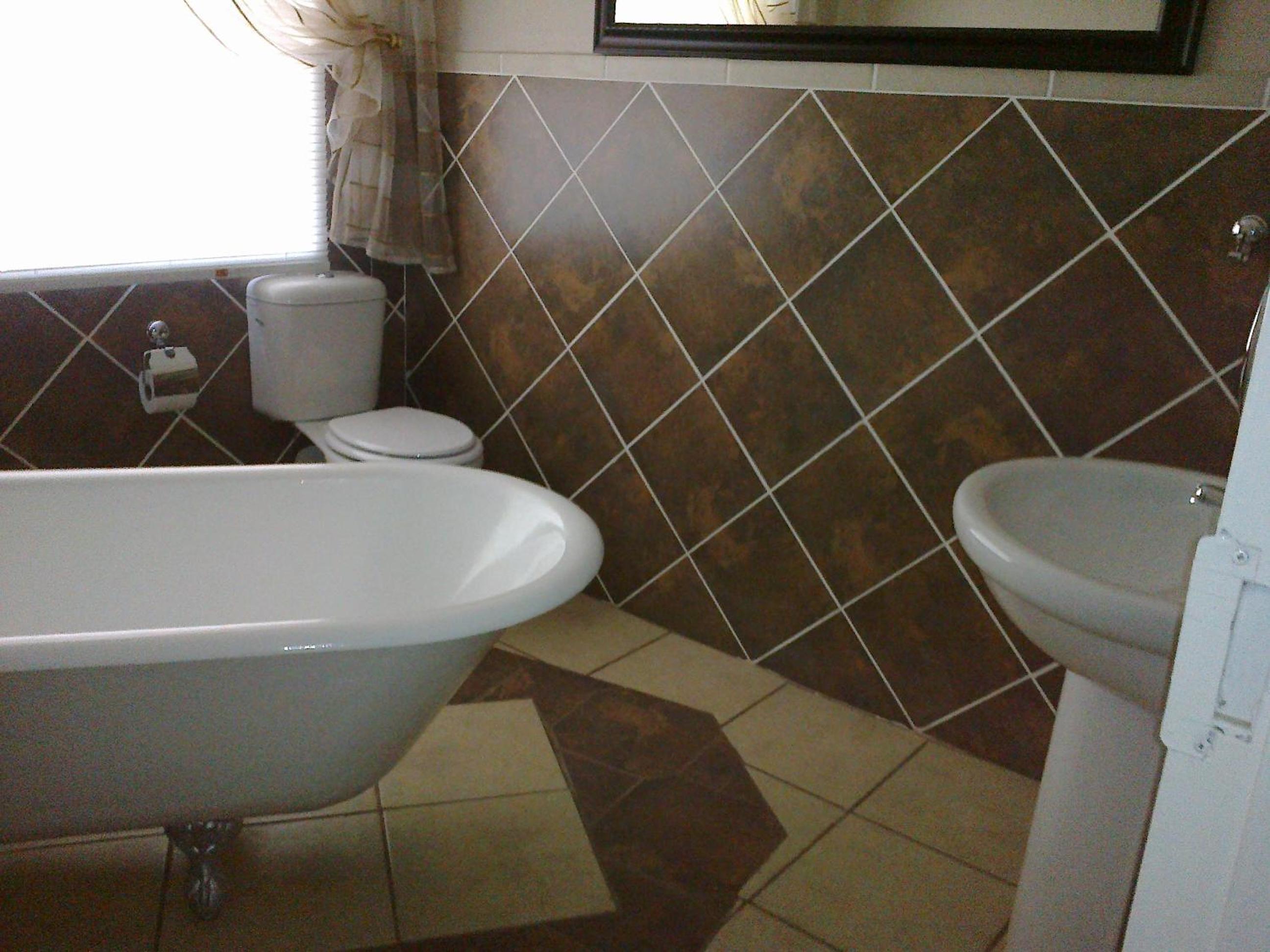 Double Room - Photo 4