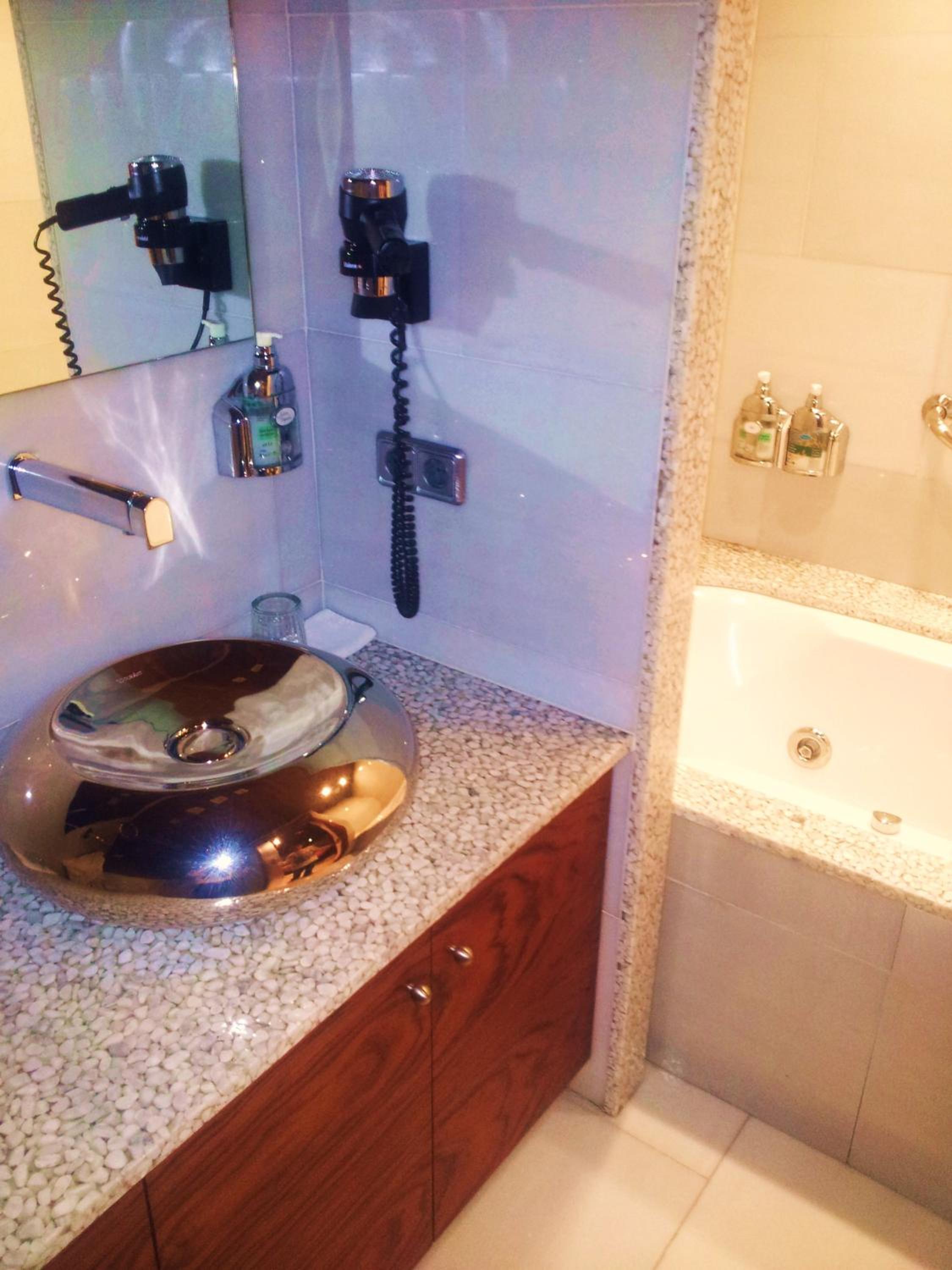 Suite (2 Adults) - Photo 6
