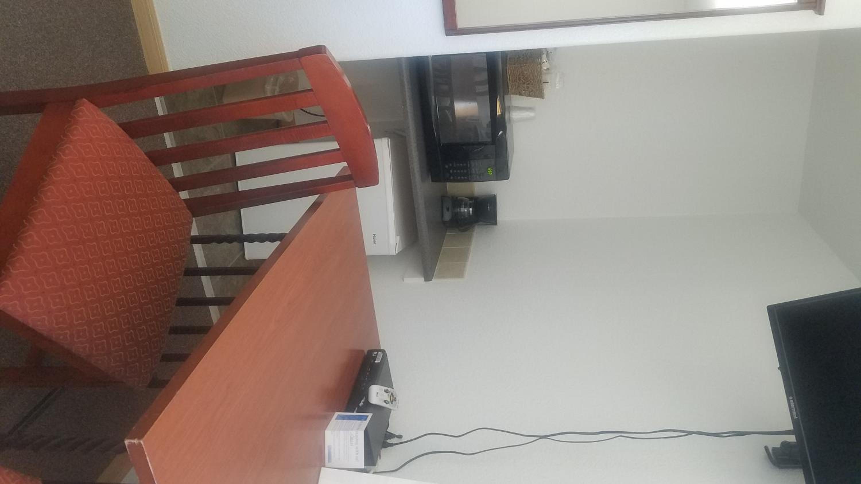 Queen Room - Disability Access photo 2