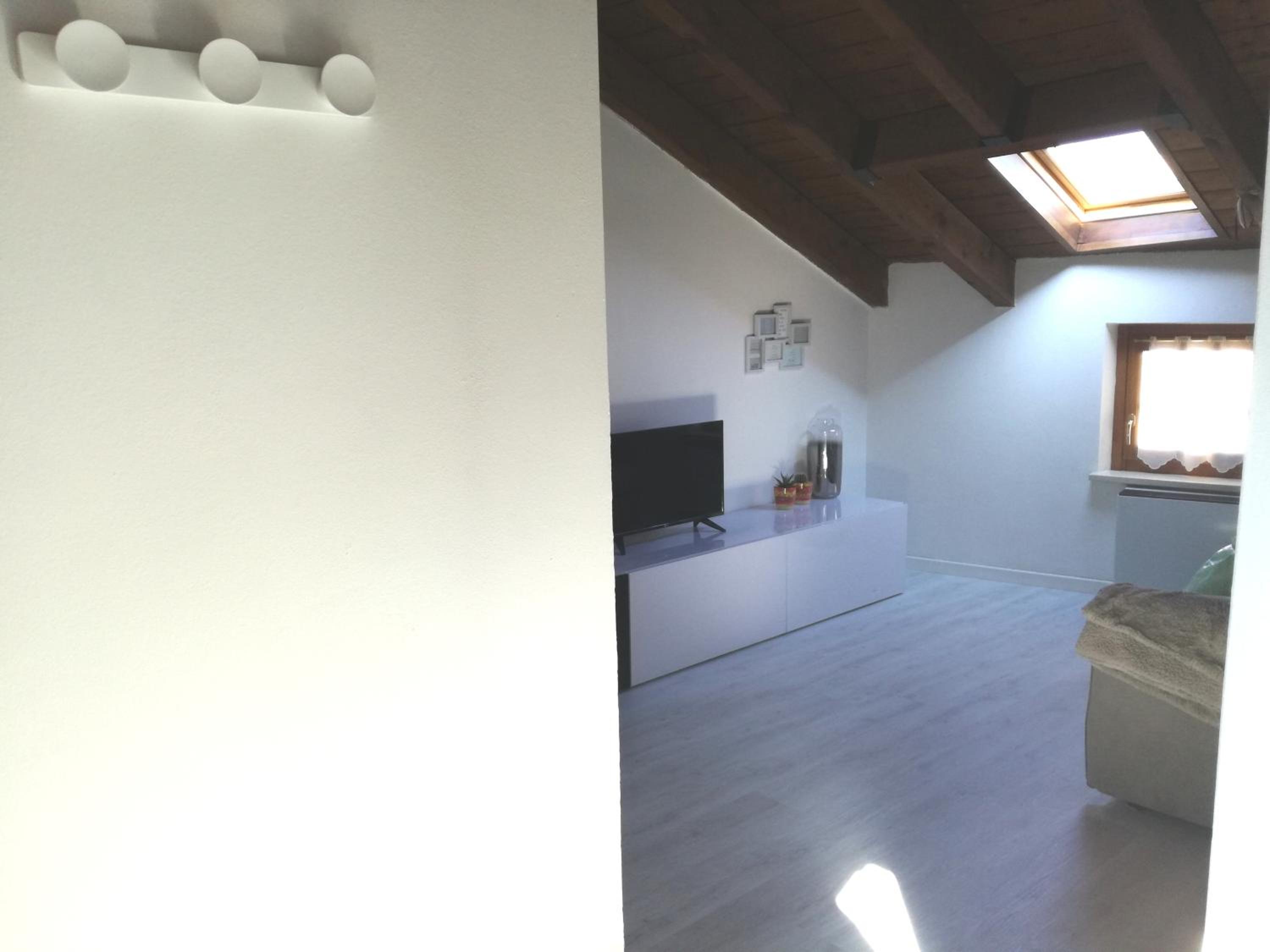 Apartment with Private Parking - Photo 10