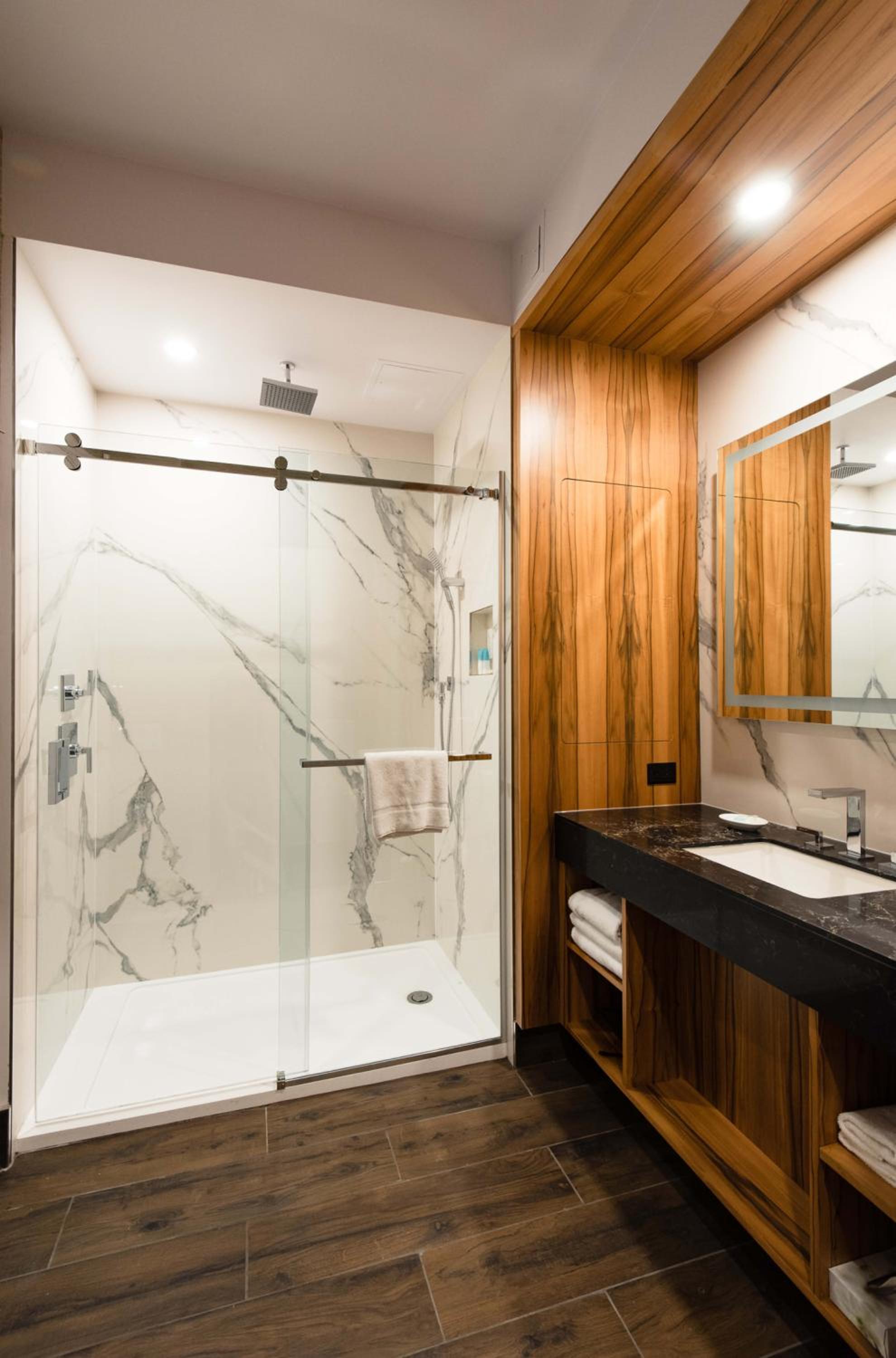 King Room - Club Access - Photo 15