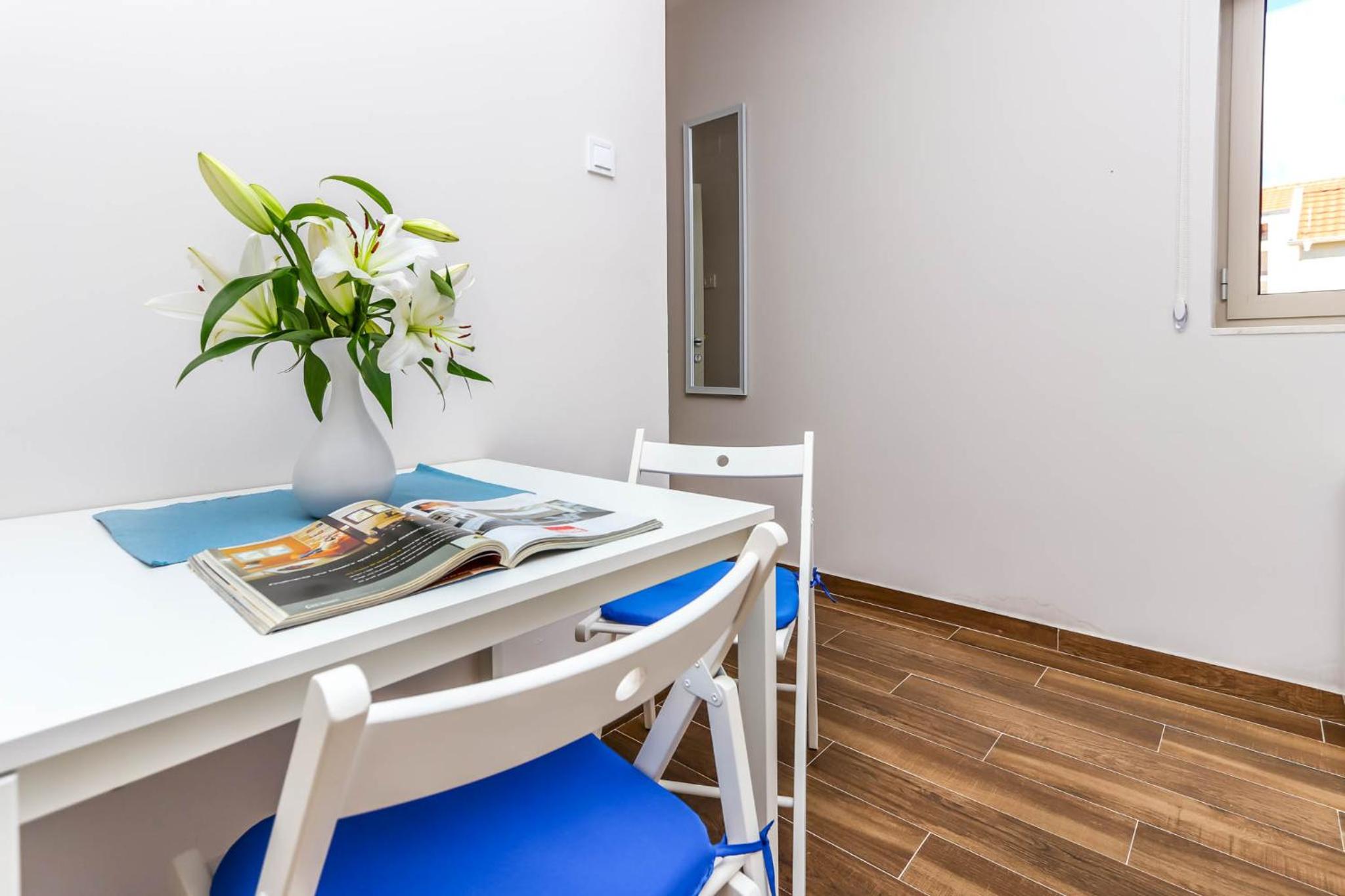 Studio Apartment photo 2