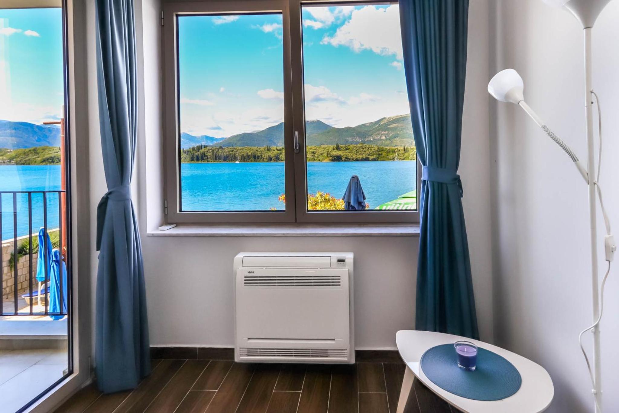 Apartment with Sea View photo 2