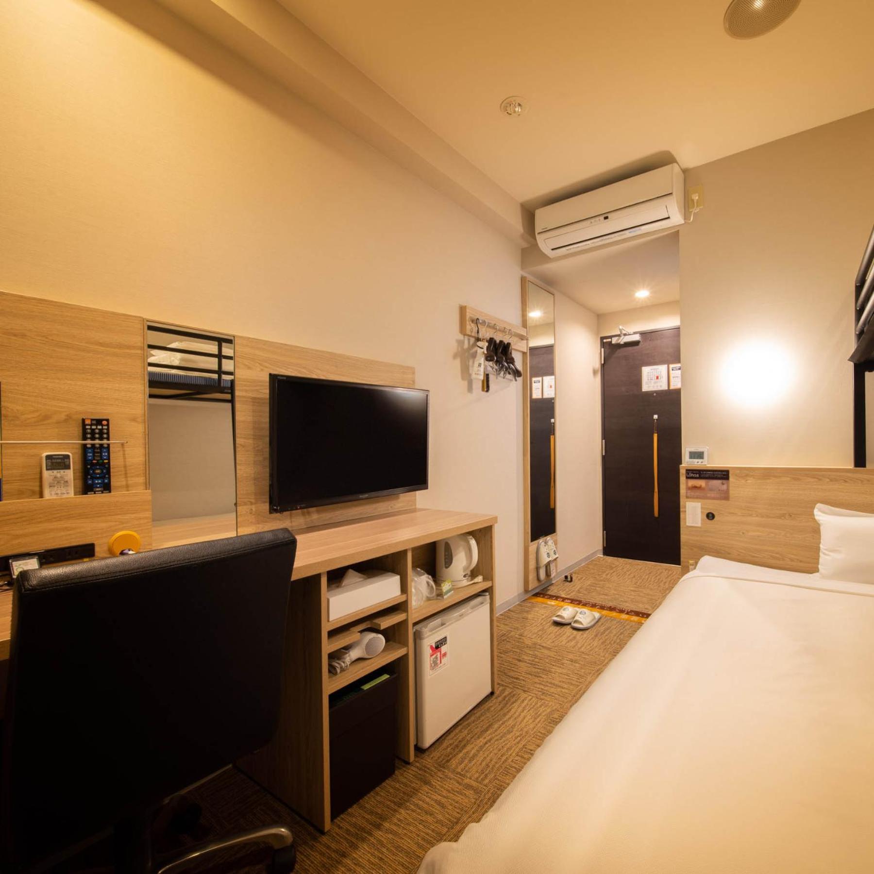 Room with Double Bed and Bunk Bed - Non-Smoking - Photo 3