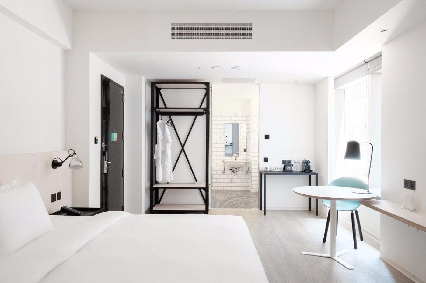 Smart King Accessible Room