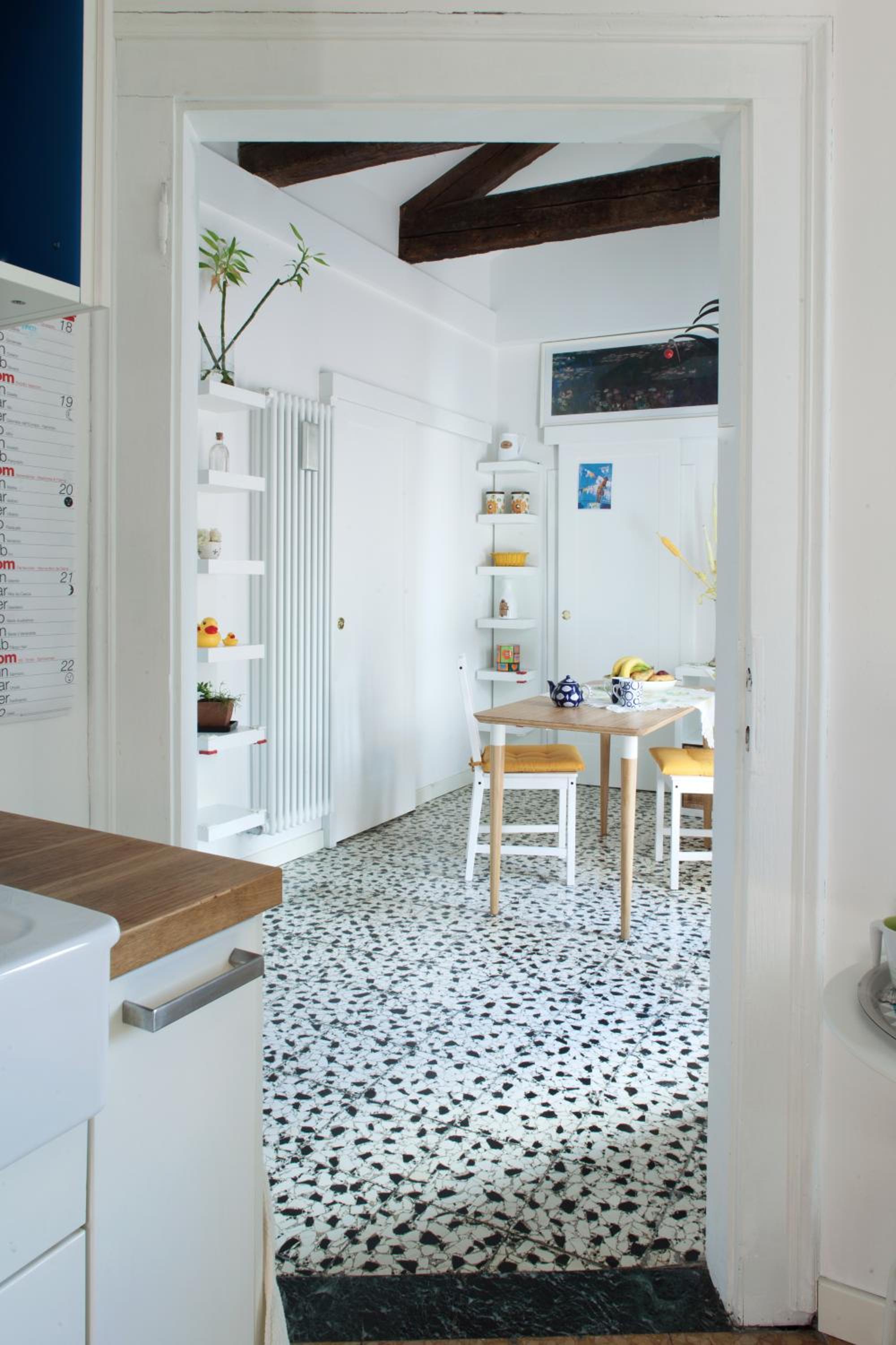 Apartment with Terrace photo 3