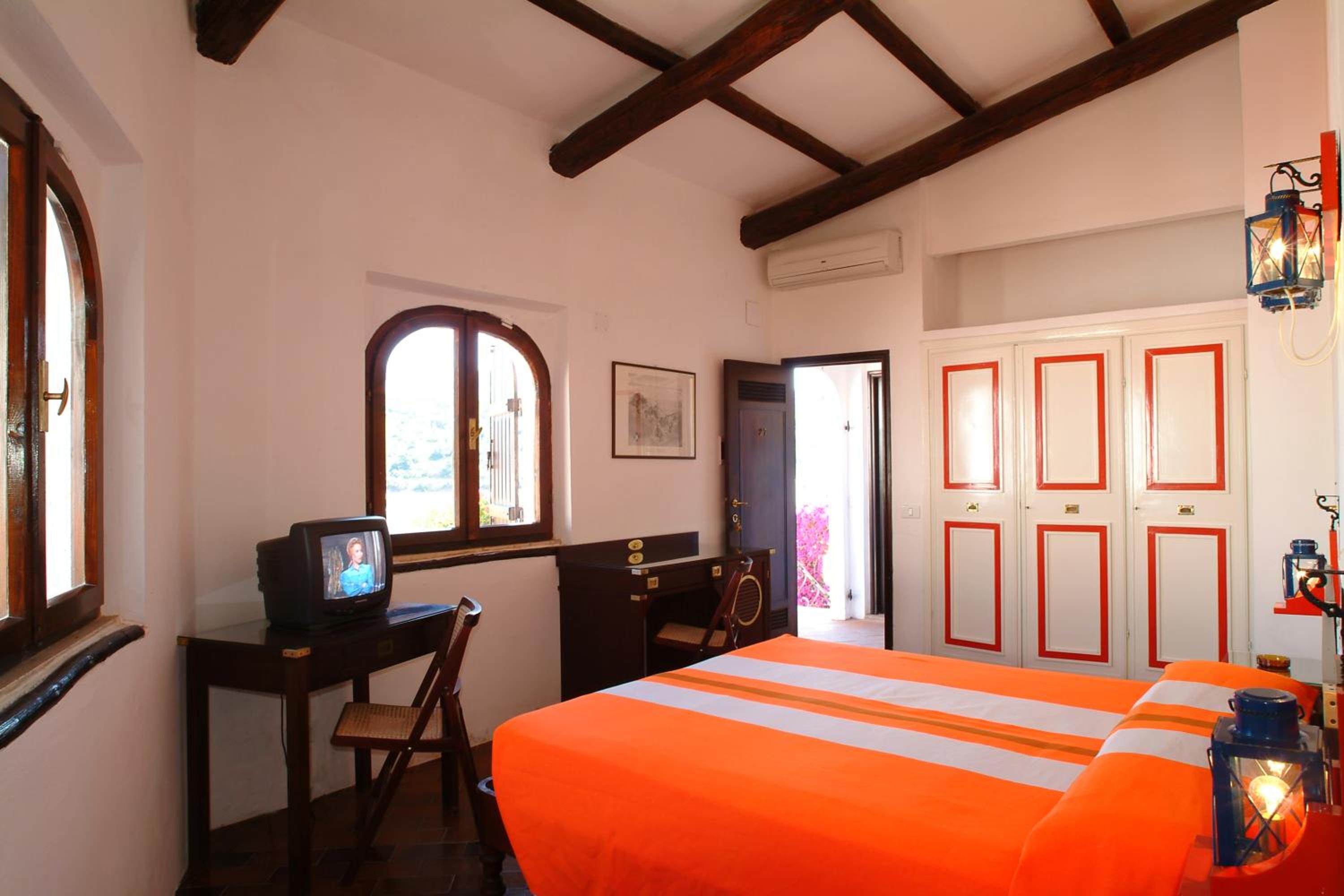 Double or Twin Room with Sea View